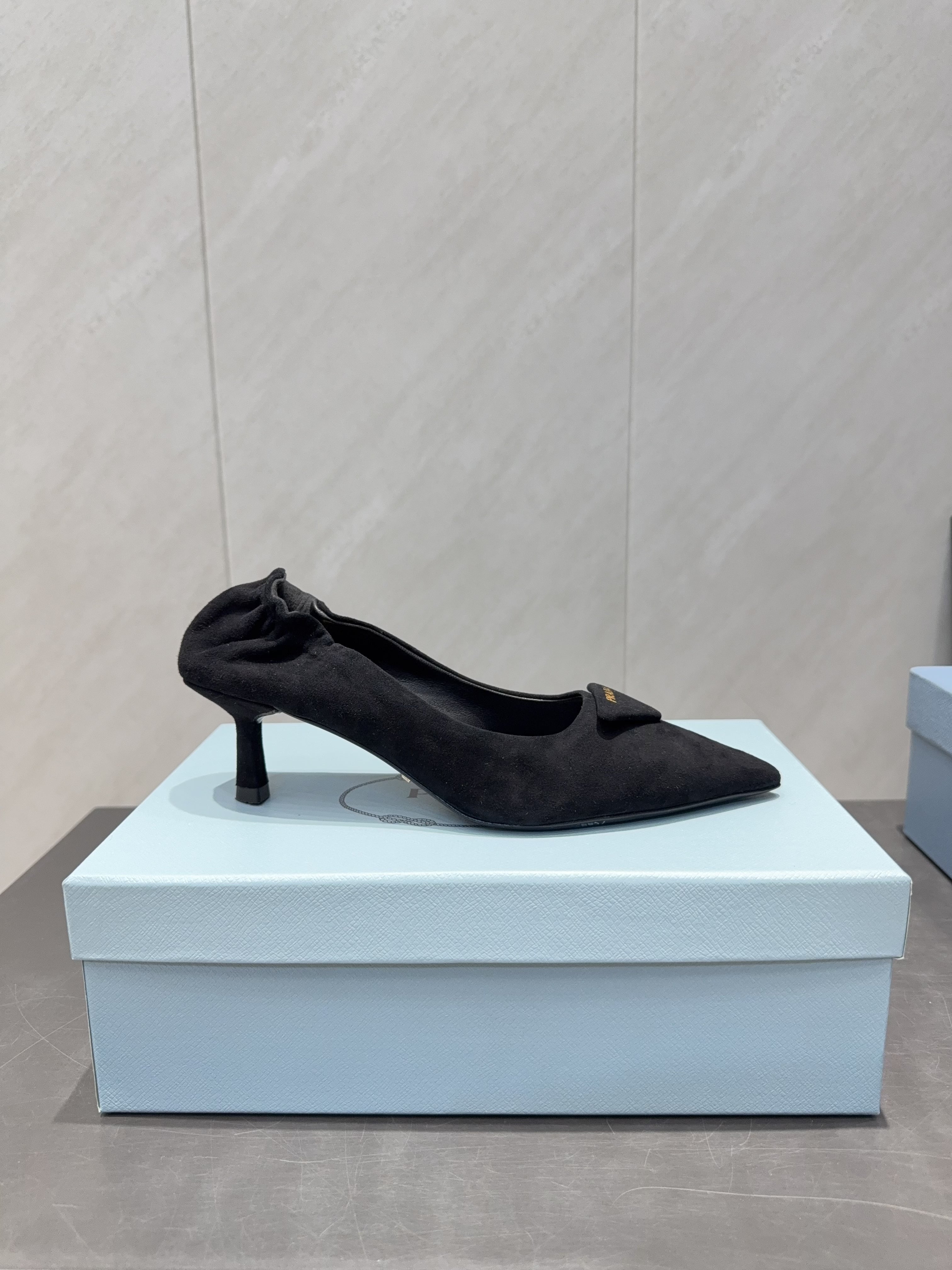PRADA 26S PUMPS 55MM IN BLACK SUEDE WITH LOGO