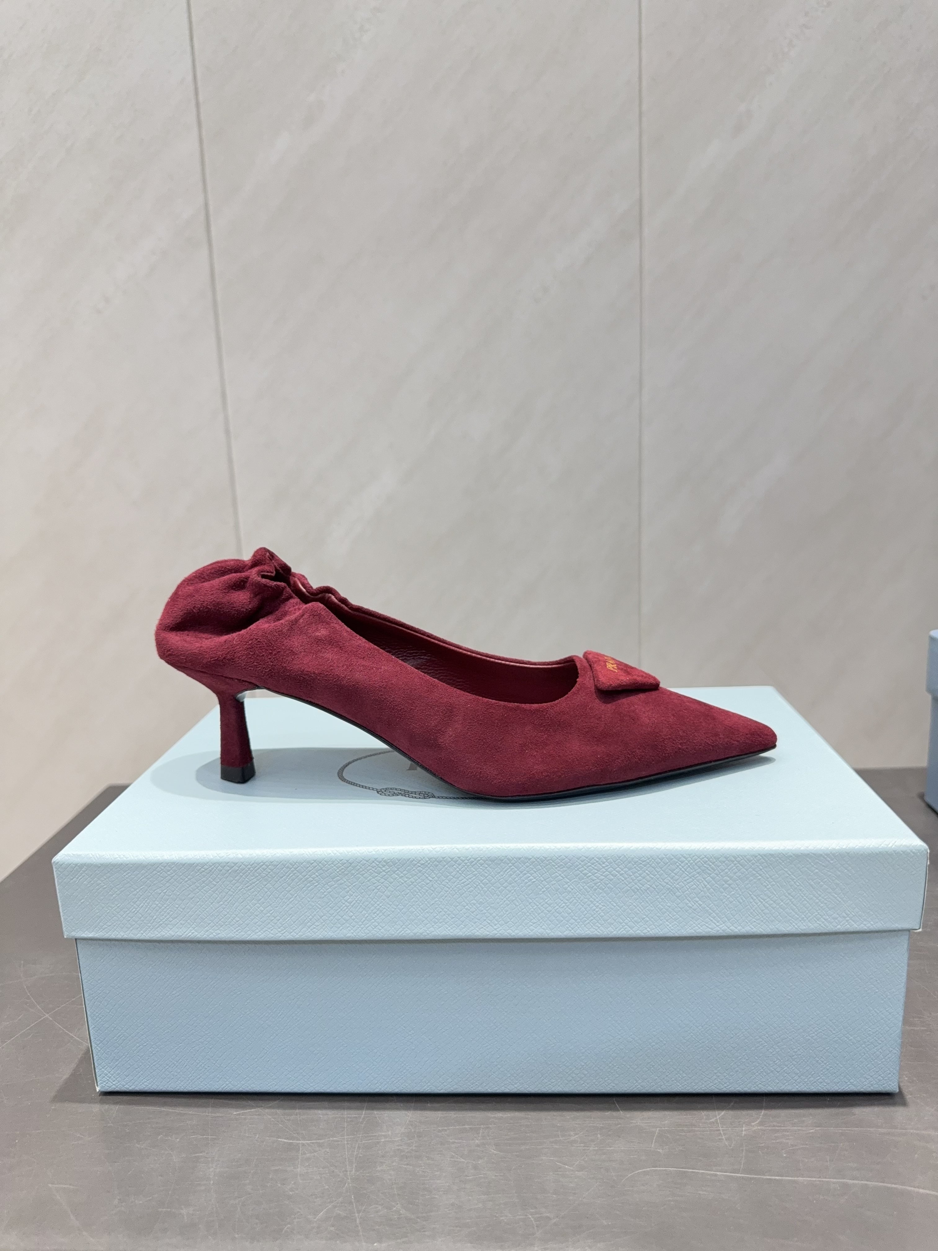 PRADA 26S PUMPS 55MM IN DARK RED SUEDE WITH LOGO
