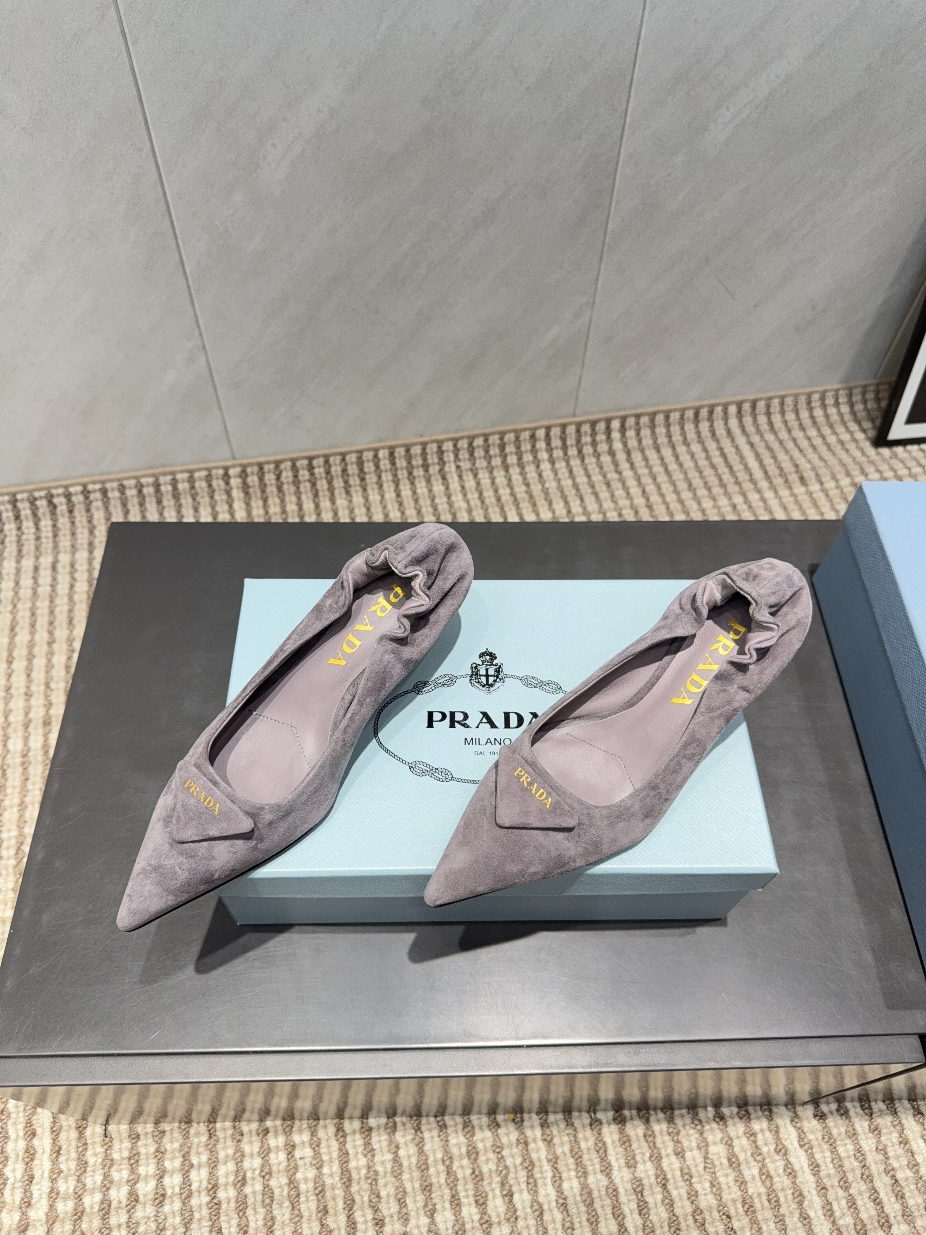 PRADA 26S PUMPS 55MM IN TAUPE BROWN SUEDE WITH LOGO