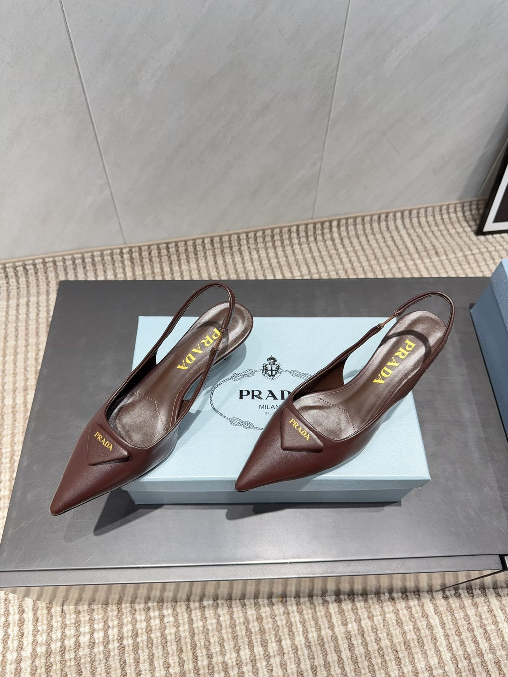 PRADA 26S POINTED TOE SLINGBACK HIGH HEELS 55MM IN DARK BROWN SHEEPSKIN WITH LOGO