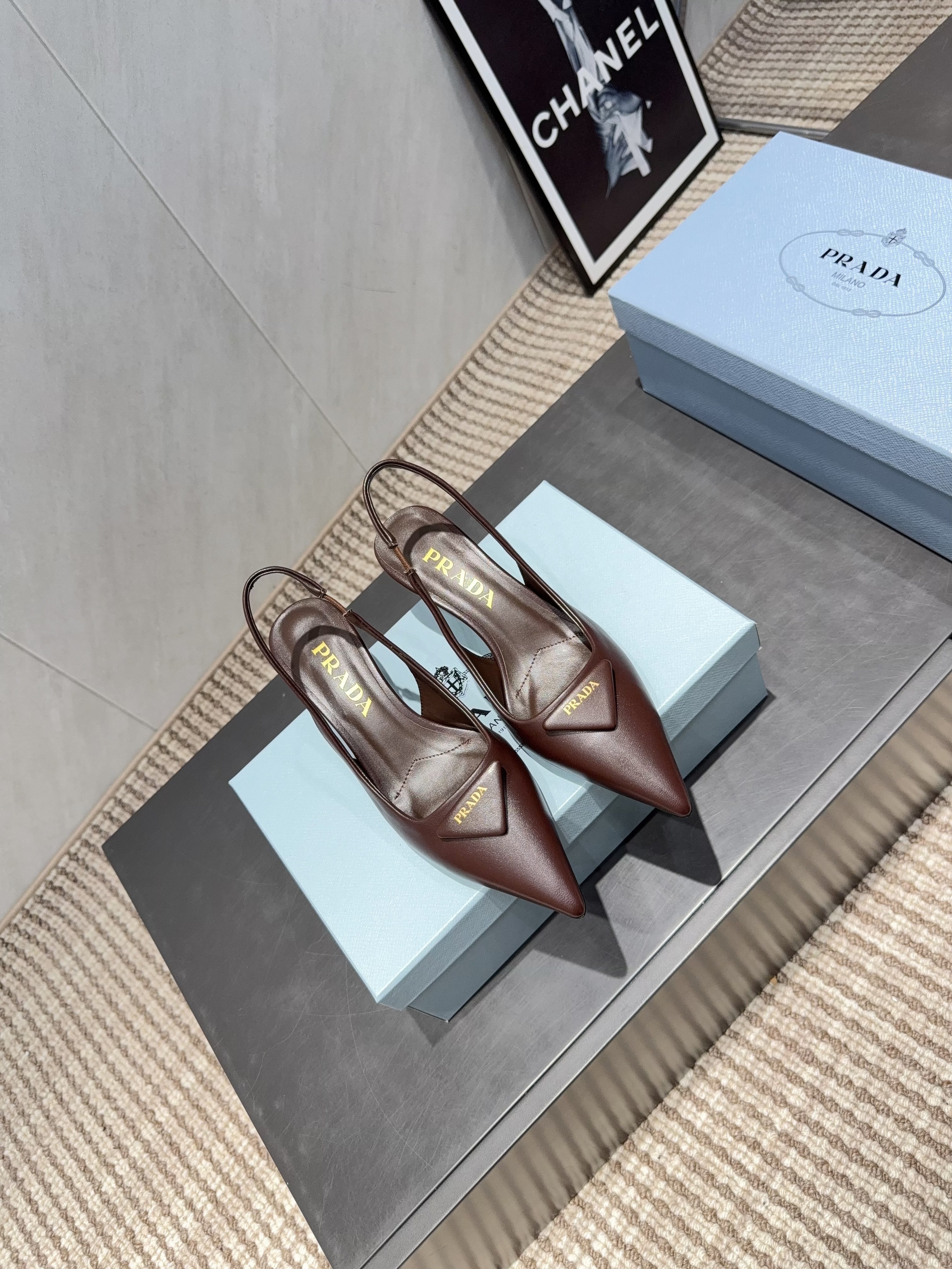PRADA 26S POINTED TOE SLINGBACK HIGH HEELS 55MM IN DARK BROWN SHEEPSKIN WITH LOGO