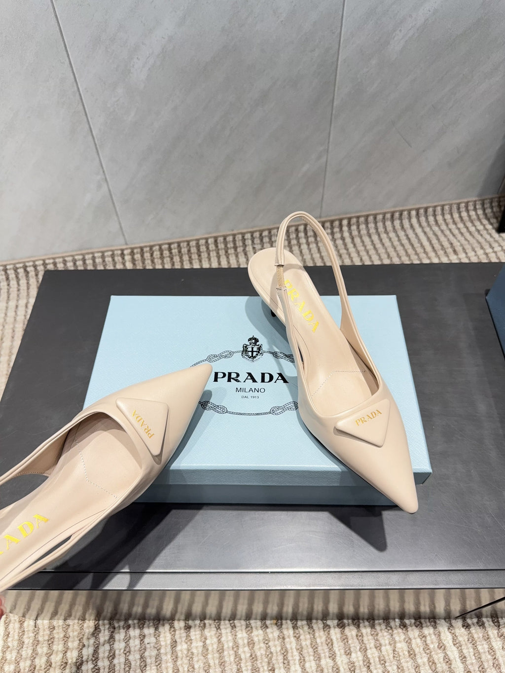 PRADA 26S POINTED TOE SLINGBACK HIGH HEELS 55MM IN NUDE SHEEPSKIN WITH LOGO