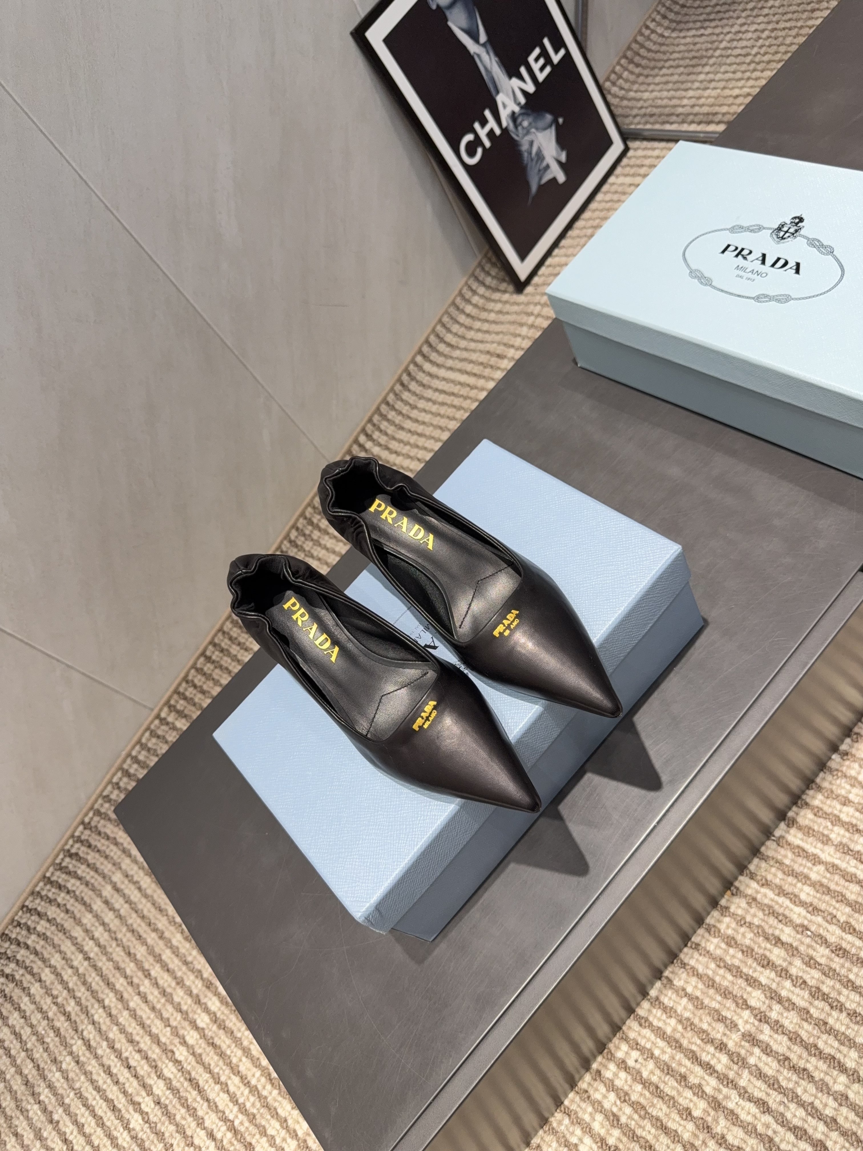 PRADA 26S POINTED TOE PUMPS 55MM IN BLACK SHEEPSKIN WITH LOGO
