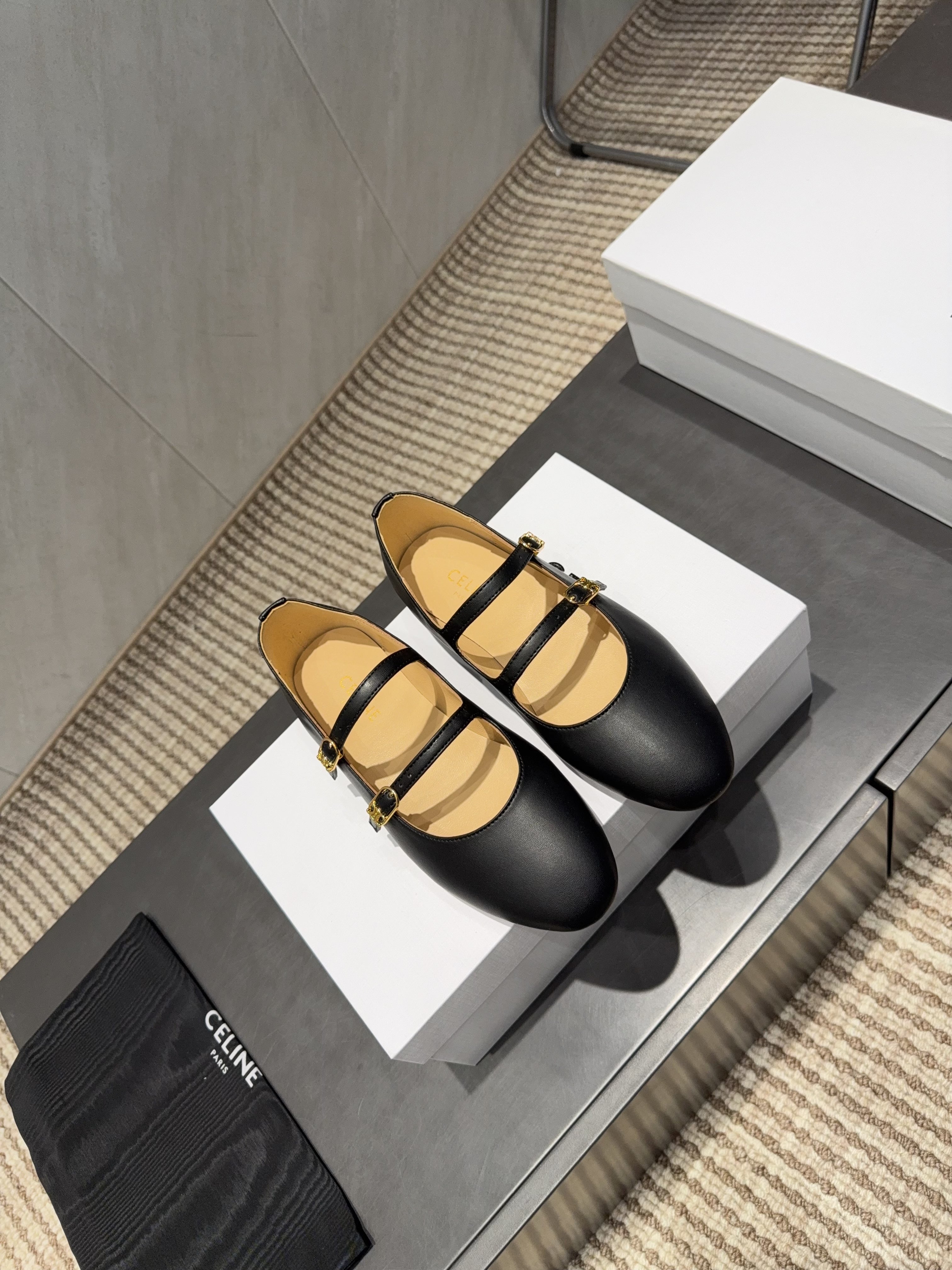 CELINE 26S BALLET FLATS IN BLACK CALFSKIN