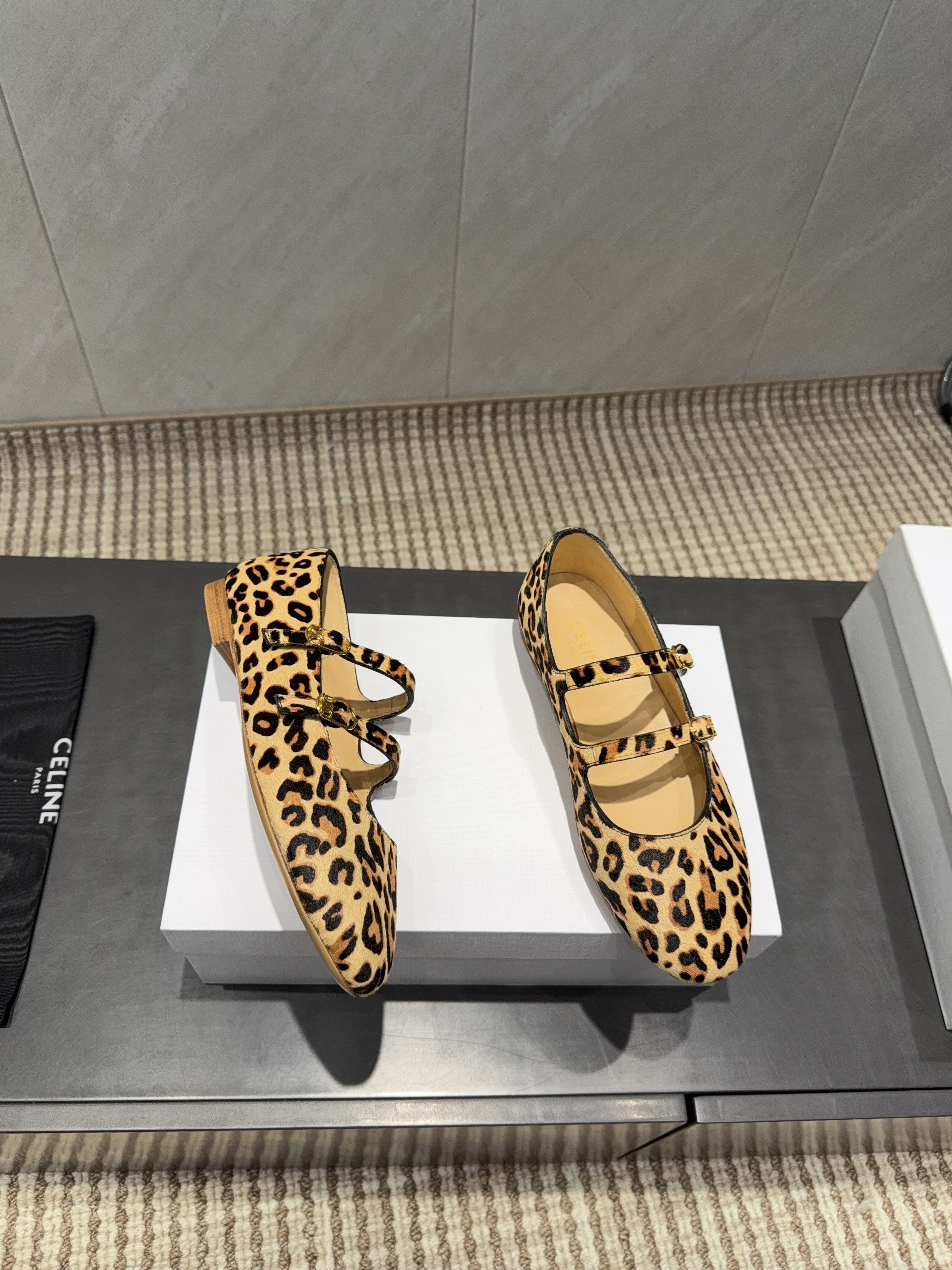 CELINE 26S BALLET FLATS IN LEOPARD PRINT FUR