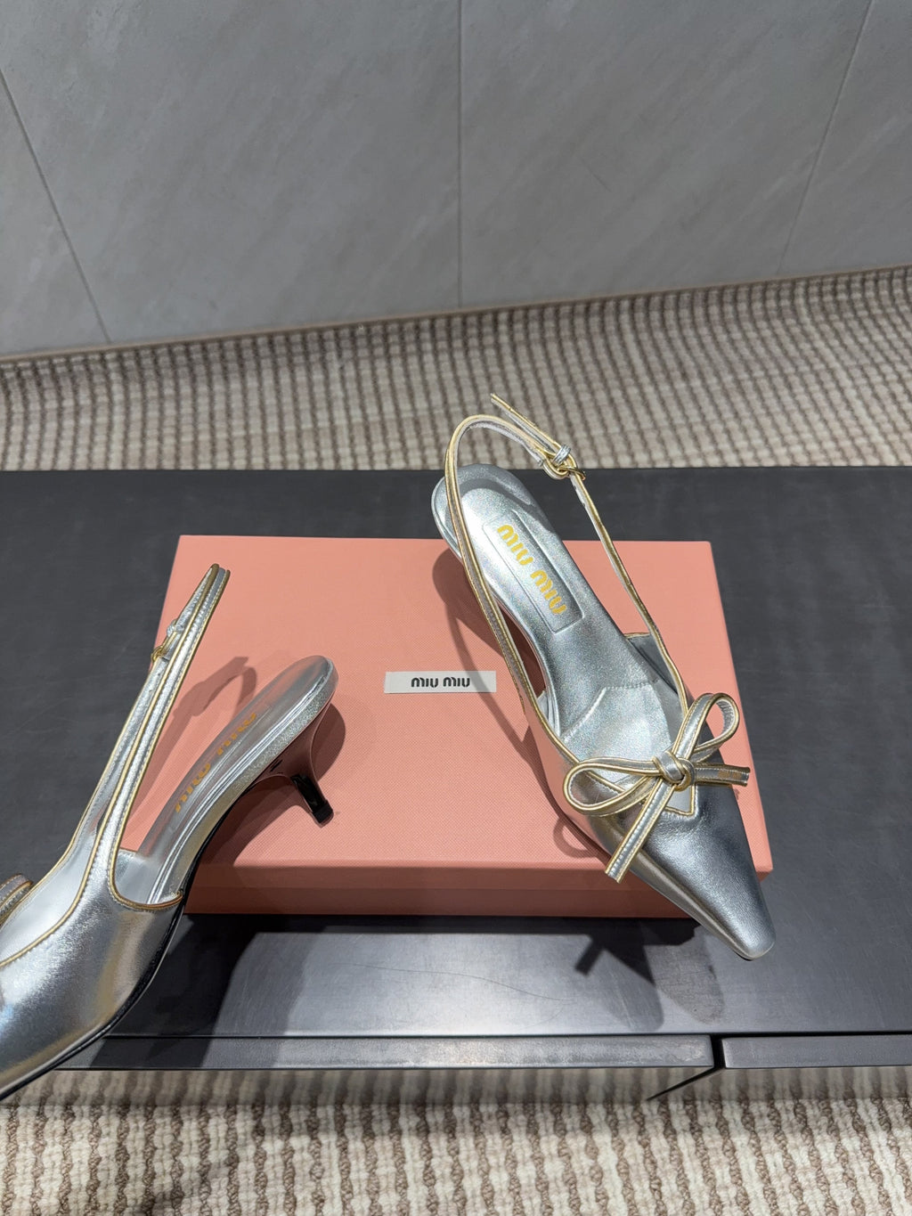 MIUMIU 26S SLINGBACK 55MM IN SILVER CALFSKIN WITH BOW