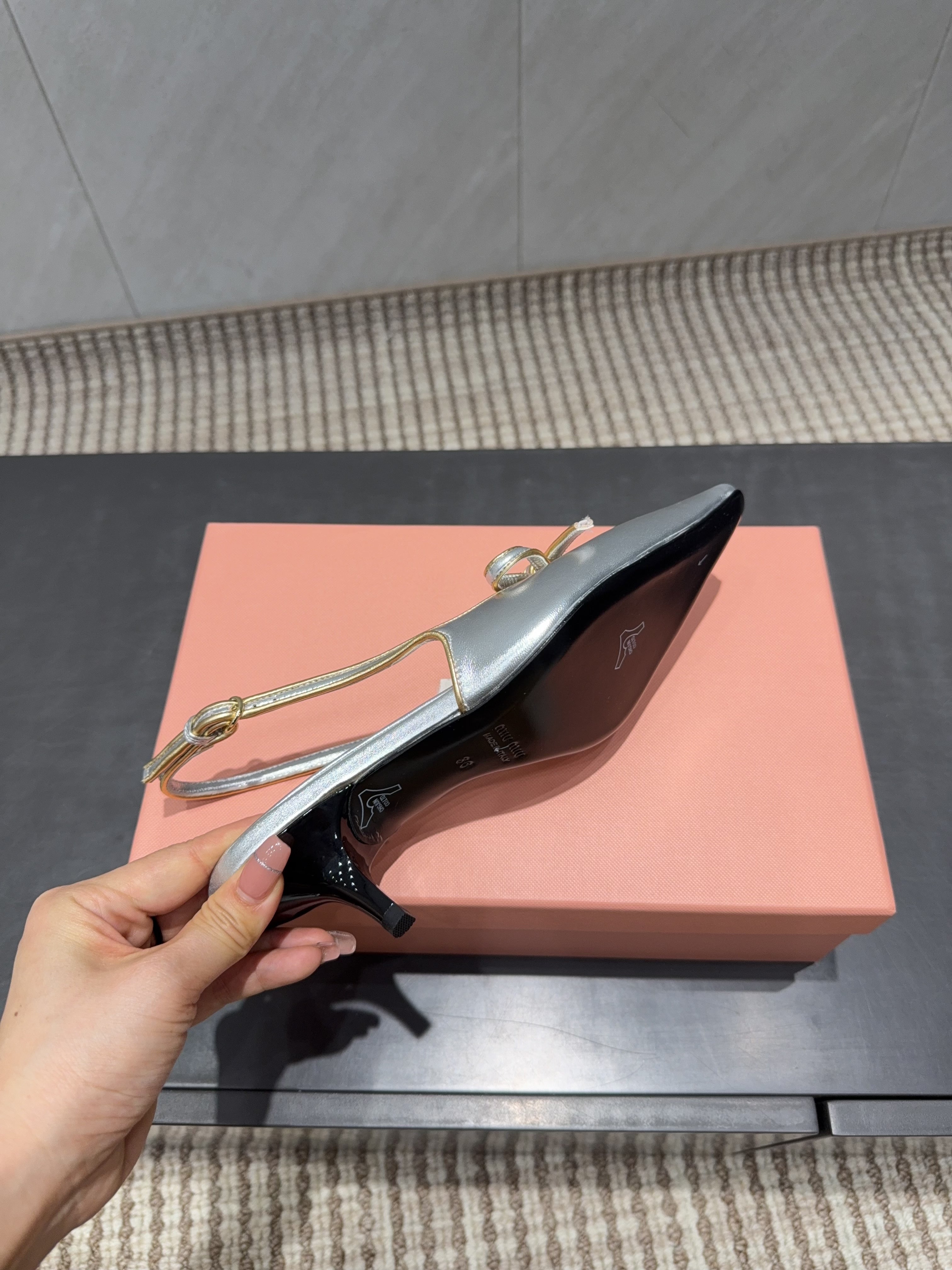 MIUMIU 26S SLINGBACK 55MM IN SILVER CALFSKIN WITH BOW