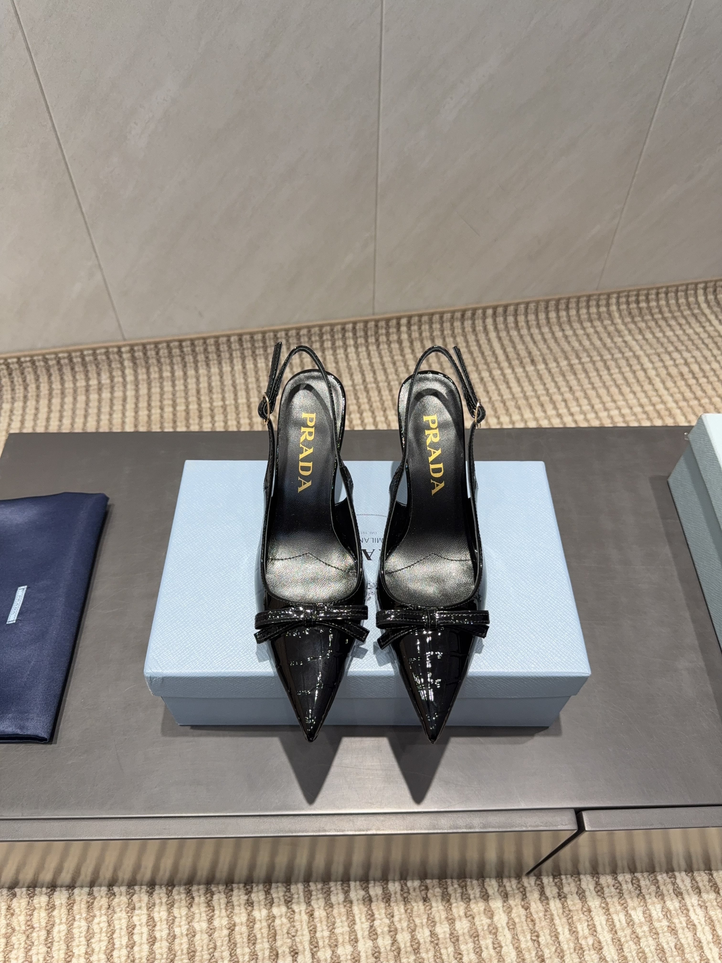 PRADA 26S POINTED TOE SLINGBACK HIGH HEELS 85MM IN BLACK CALFSKIN WITH BOW