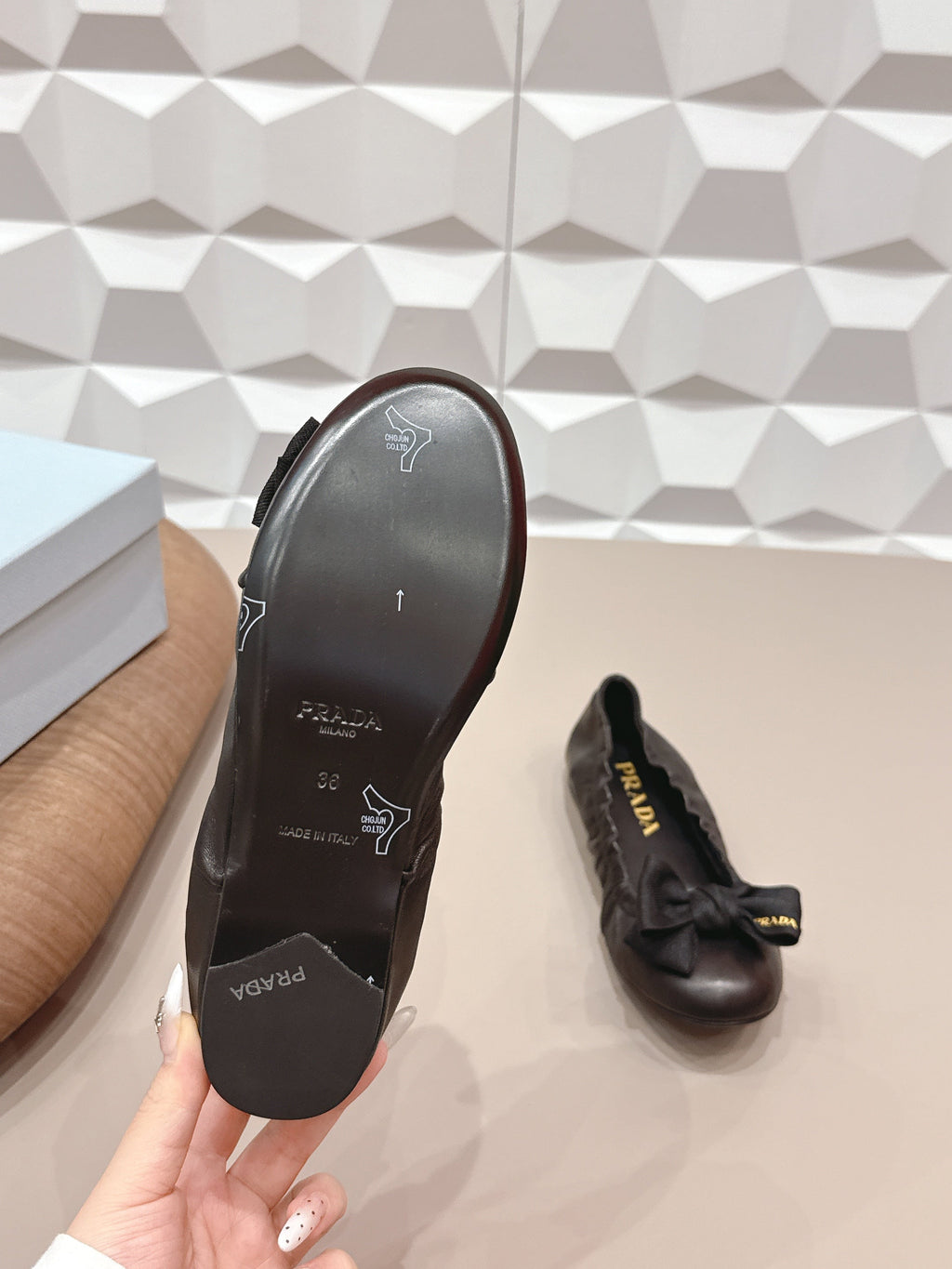 PRADA 26S ROUND TOE FLATS WITH BOW IN BLACK CALFSKIN
