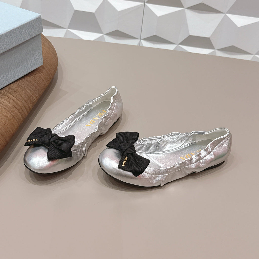PRADA 26S ROUND TOE FLATS WITH BOW IN SILVER CALFSKIN