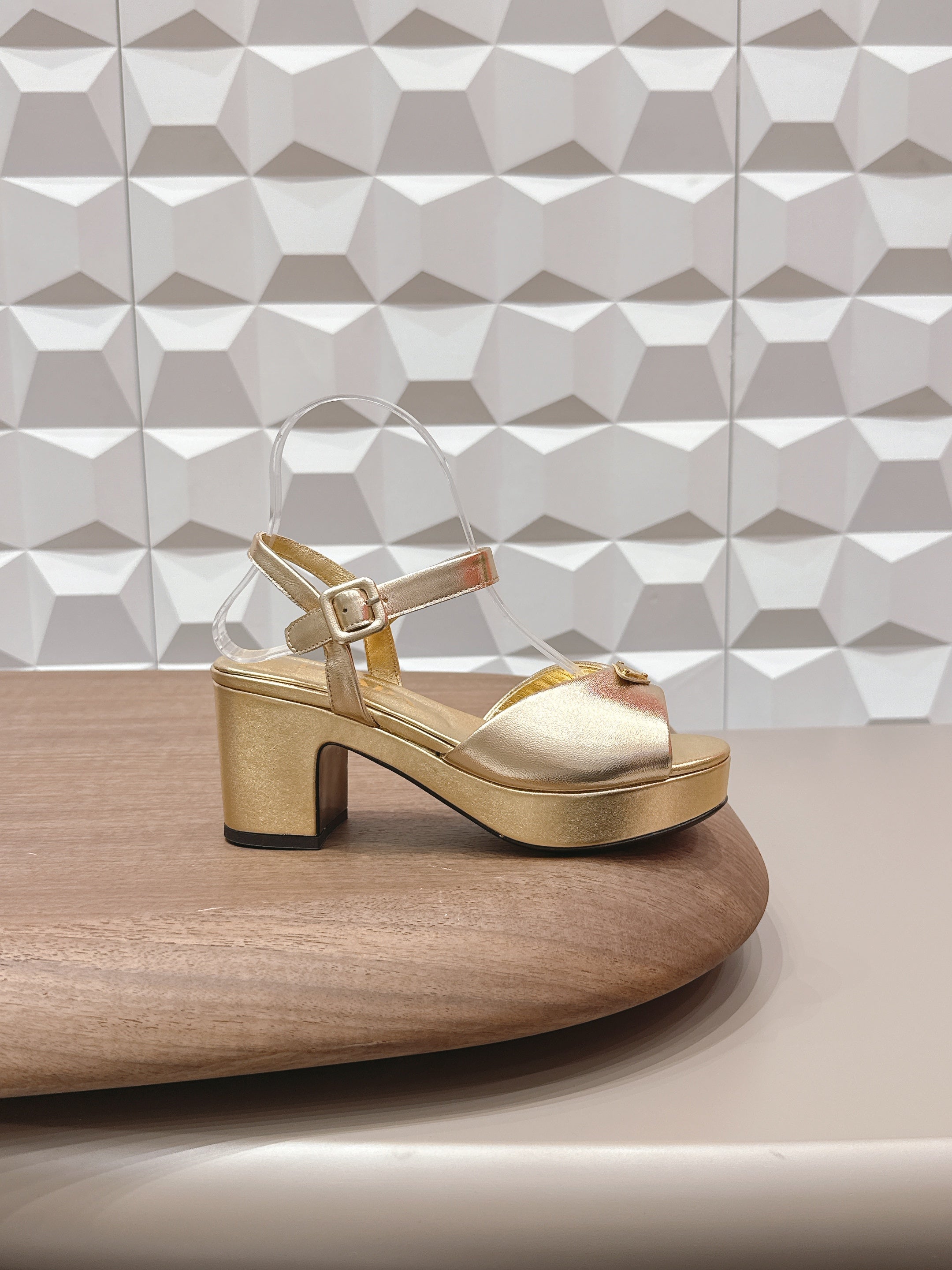 PRADA 26S HEELED SANDALS 75MM IN GOLD CALFSKIN WITH LOGO