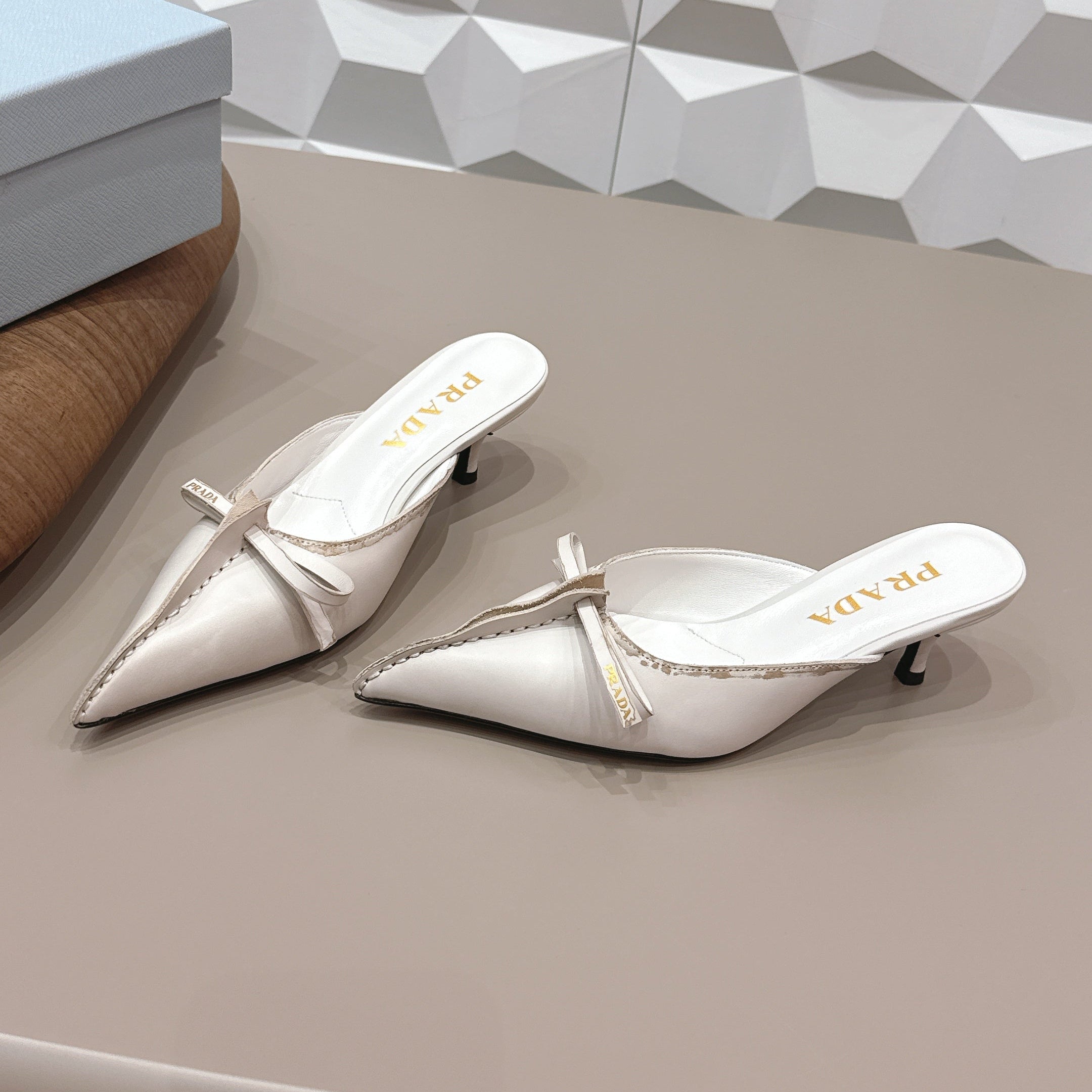 PRADA 26S POINTED TOE LACE TRIM MULES 55MM IN CREAM WHITE CALFSKIN WITH BOW
