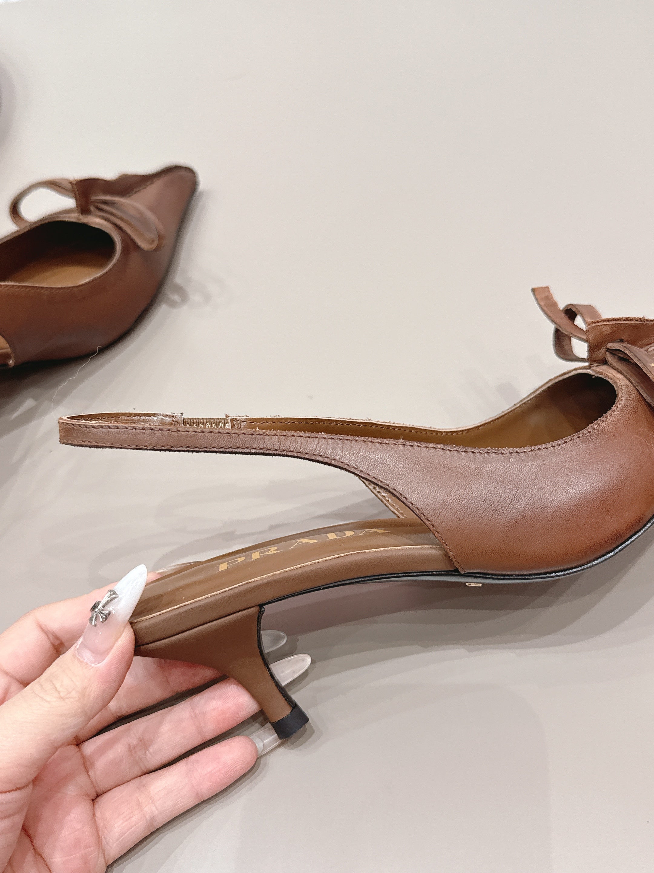 PRADA 26S POINTED TOE SLINGBACK HIGH HEELS 55MM IN BROWN CALFSKIN WITH BOW