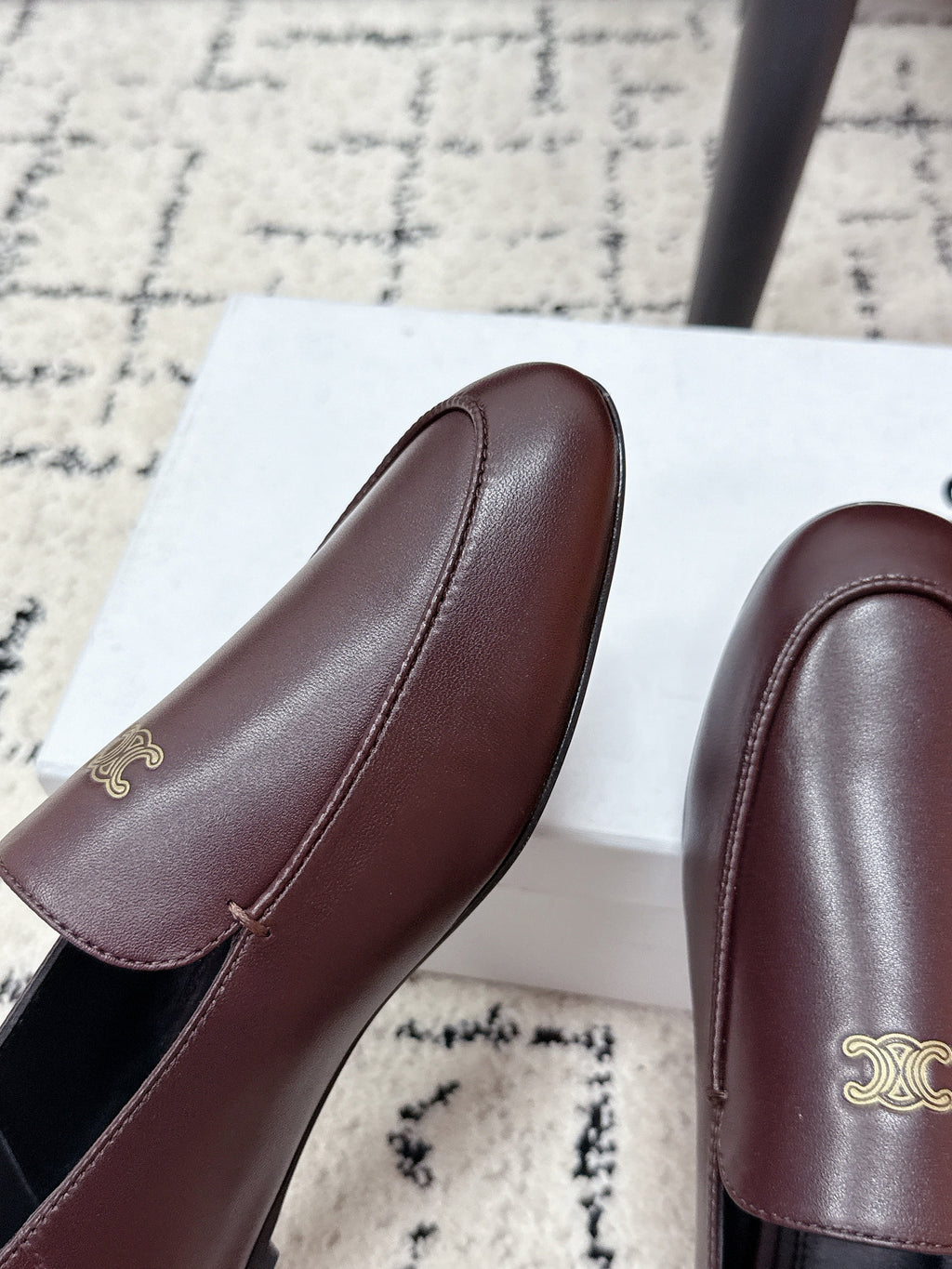 CELINE 26S AURA TRIOMPHE LOAFERS IN BURGUNDY BROWN LAMBSKIN