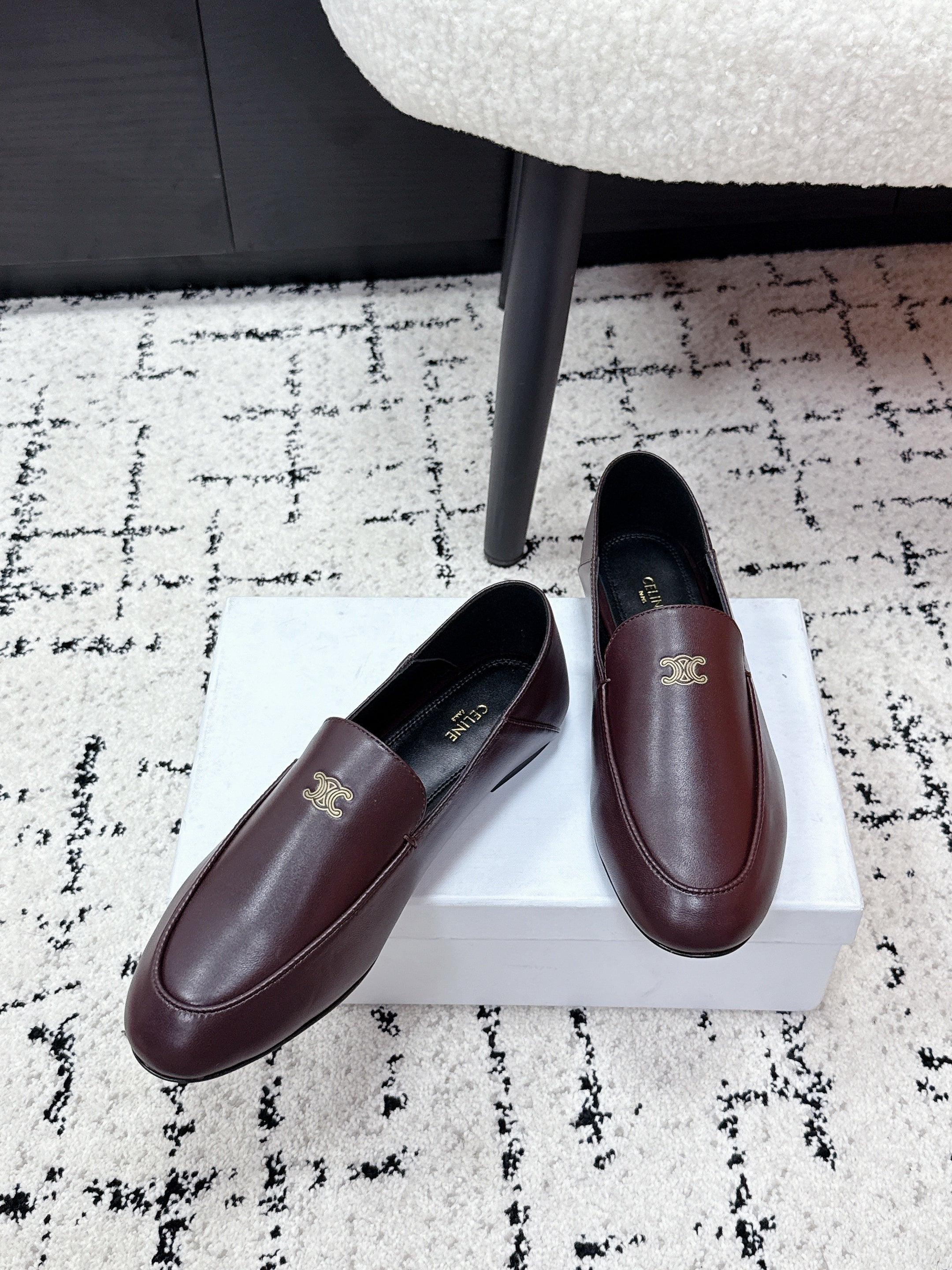 CELINE 26S AURA TRIOMPHE LOAFERS IN BURGUNDY BROWN LAMBSKIN