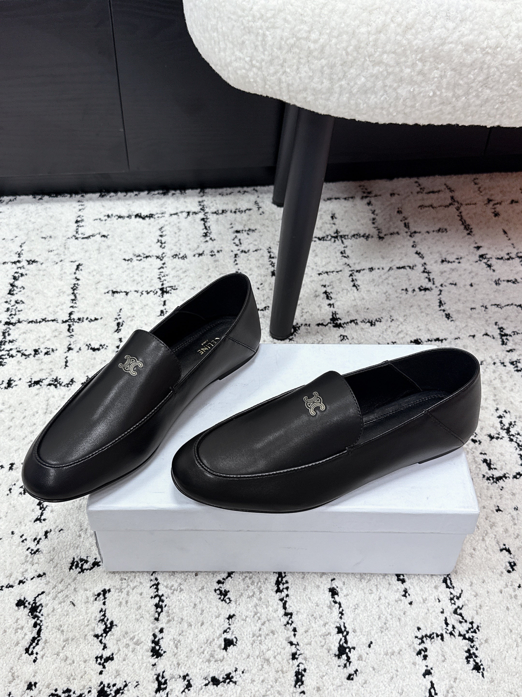 CELINE 26S AURA TRIOMPHE LOAFERS IN BLACK LAMBSKIN