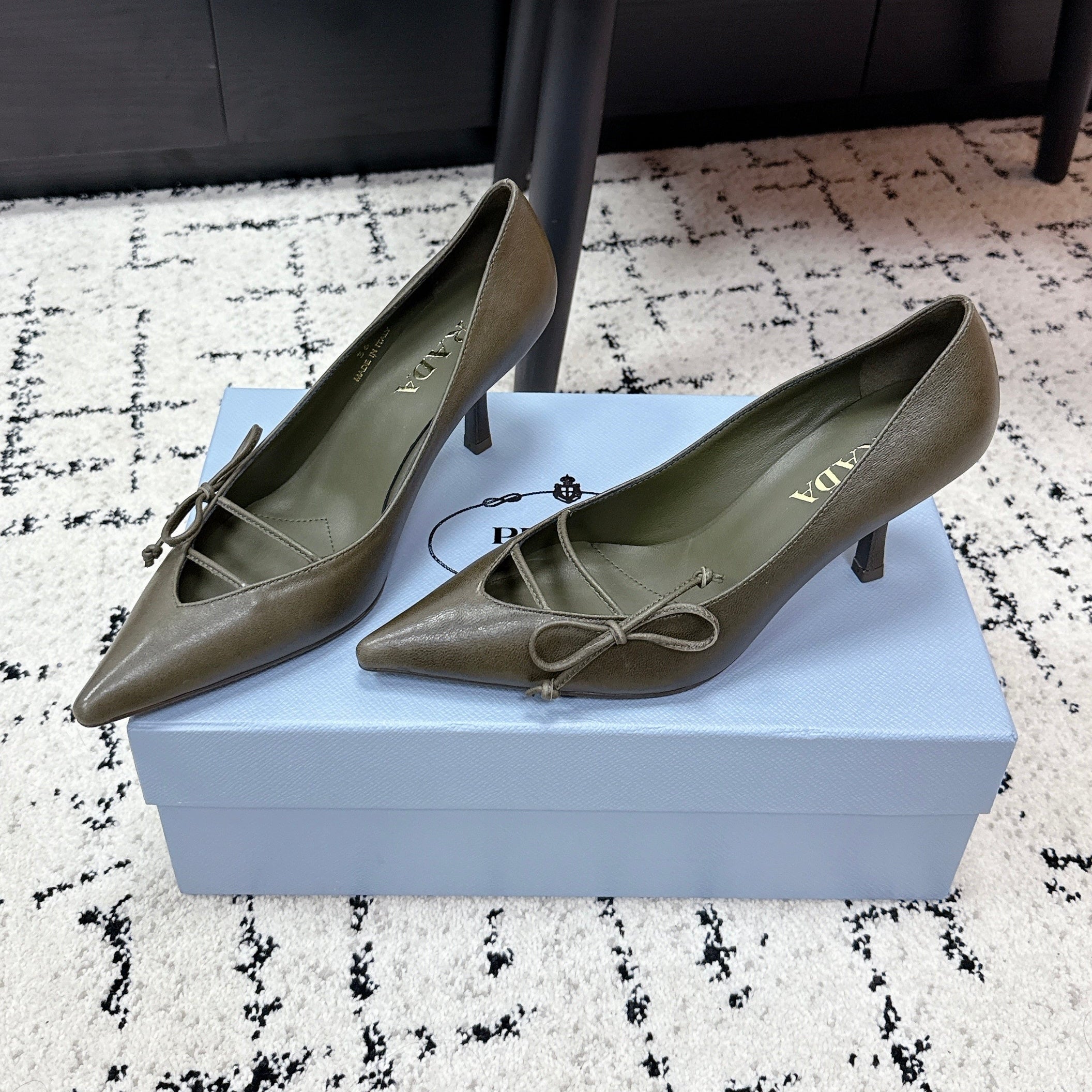 PRADA 26S POINTED-TOE HIGH HEELS 75MM IN OLIVE BROWN CALFSKIN