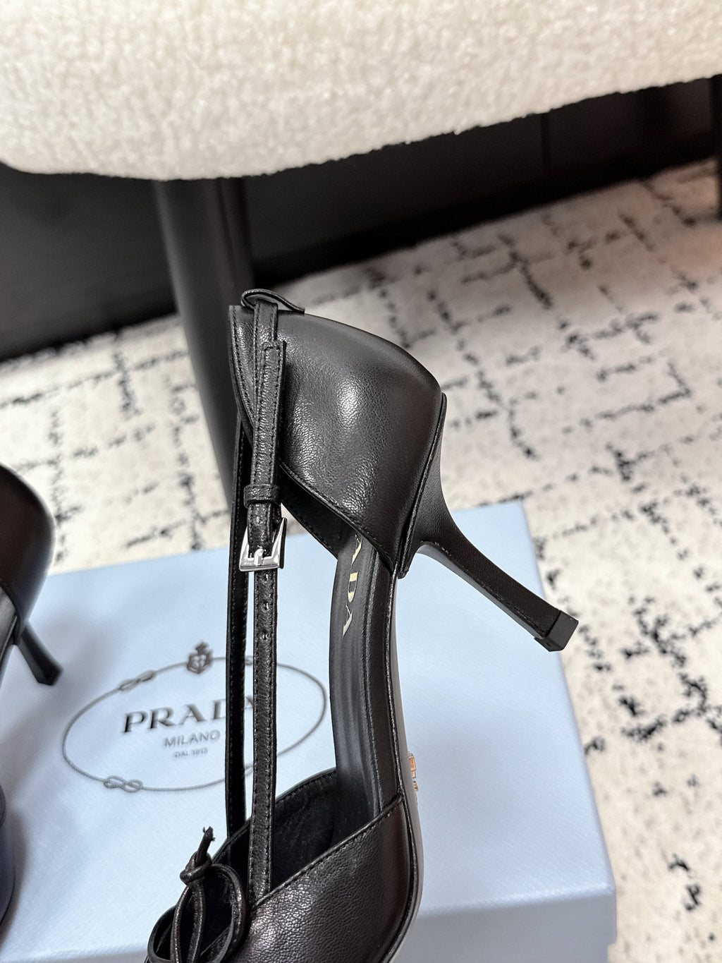 PRADA 26S POINTED-TOE HIGH HEELS 75MM IN BLACK CALFSKIN WITH BOW
