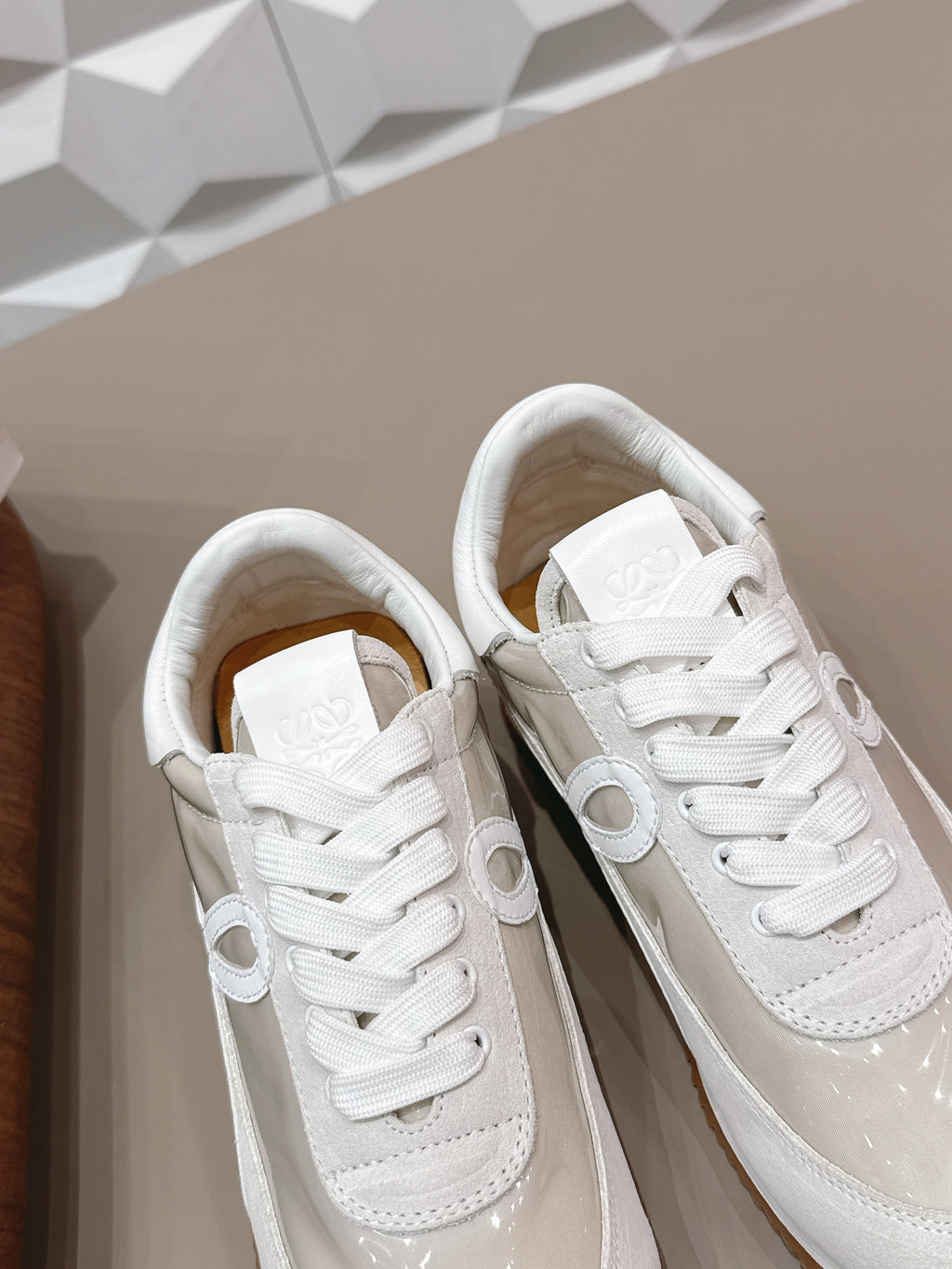 LOEWE 26S FLOW RUNNER SNEAKER IN WHITE SUEDE AND CLEAR PLASTIC AND CALFSKIN