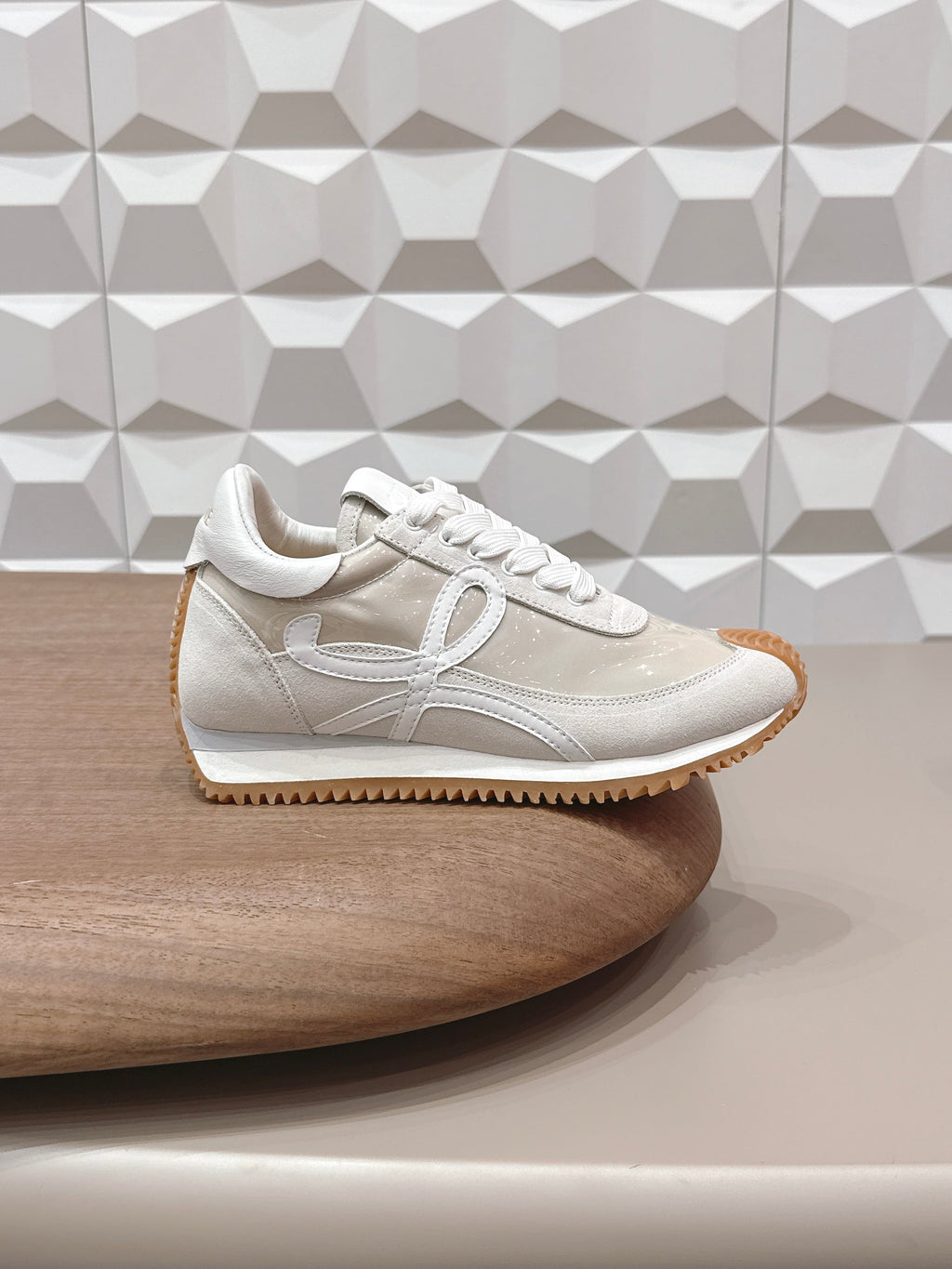 LOEWE 26S FLOW RUNNER SNEAKER IN WHITE SUEDE AND CLEAR PLASTIC AND CALFSKIN