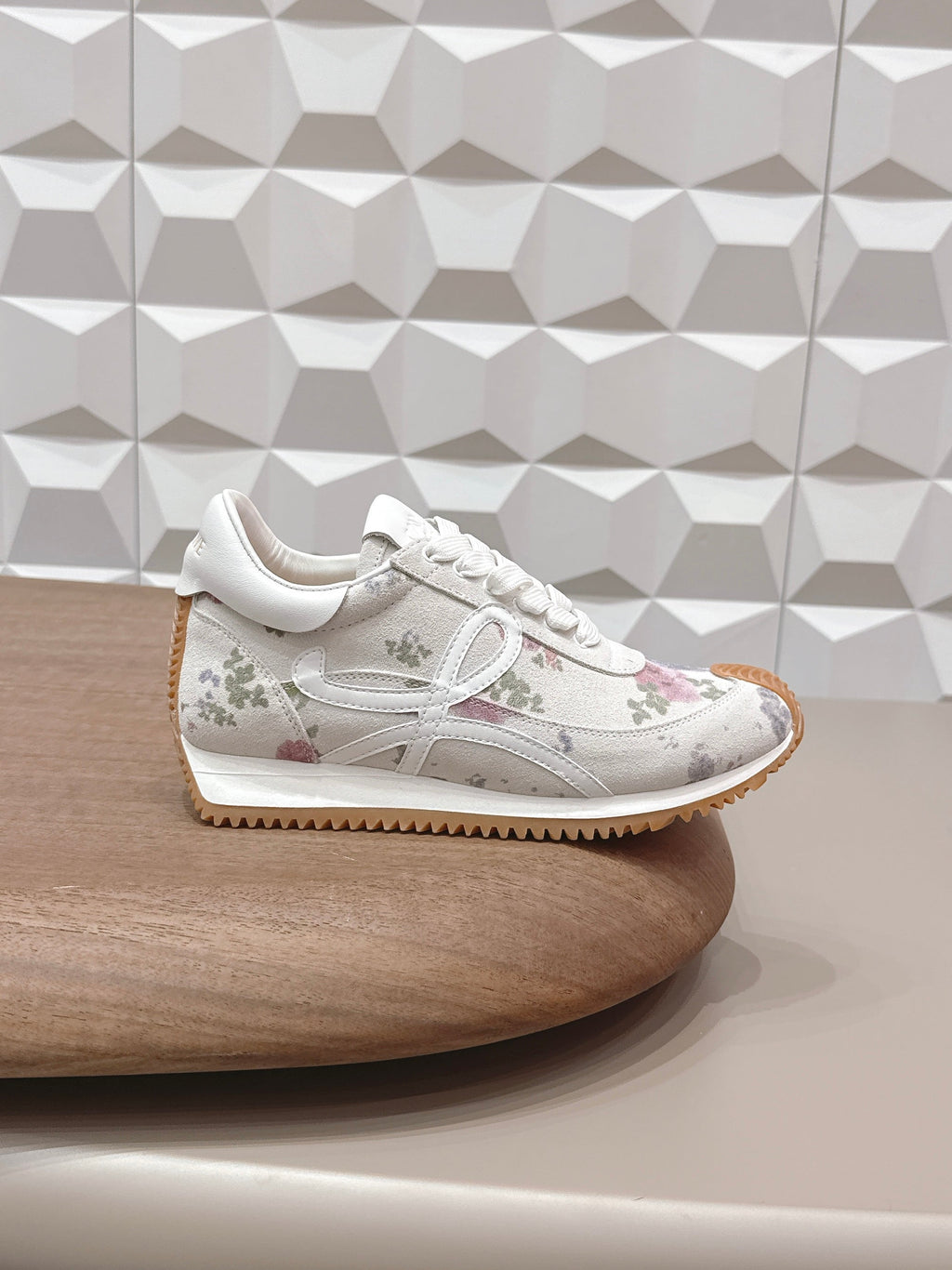 LOEWE 26S FLOW RUNNER SNEAKER IN WHITE FLORAL PATTERN SUEDE AND CALFSKIN