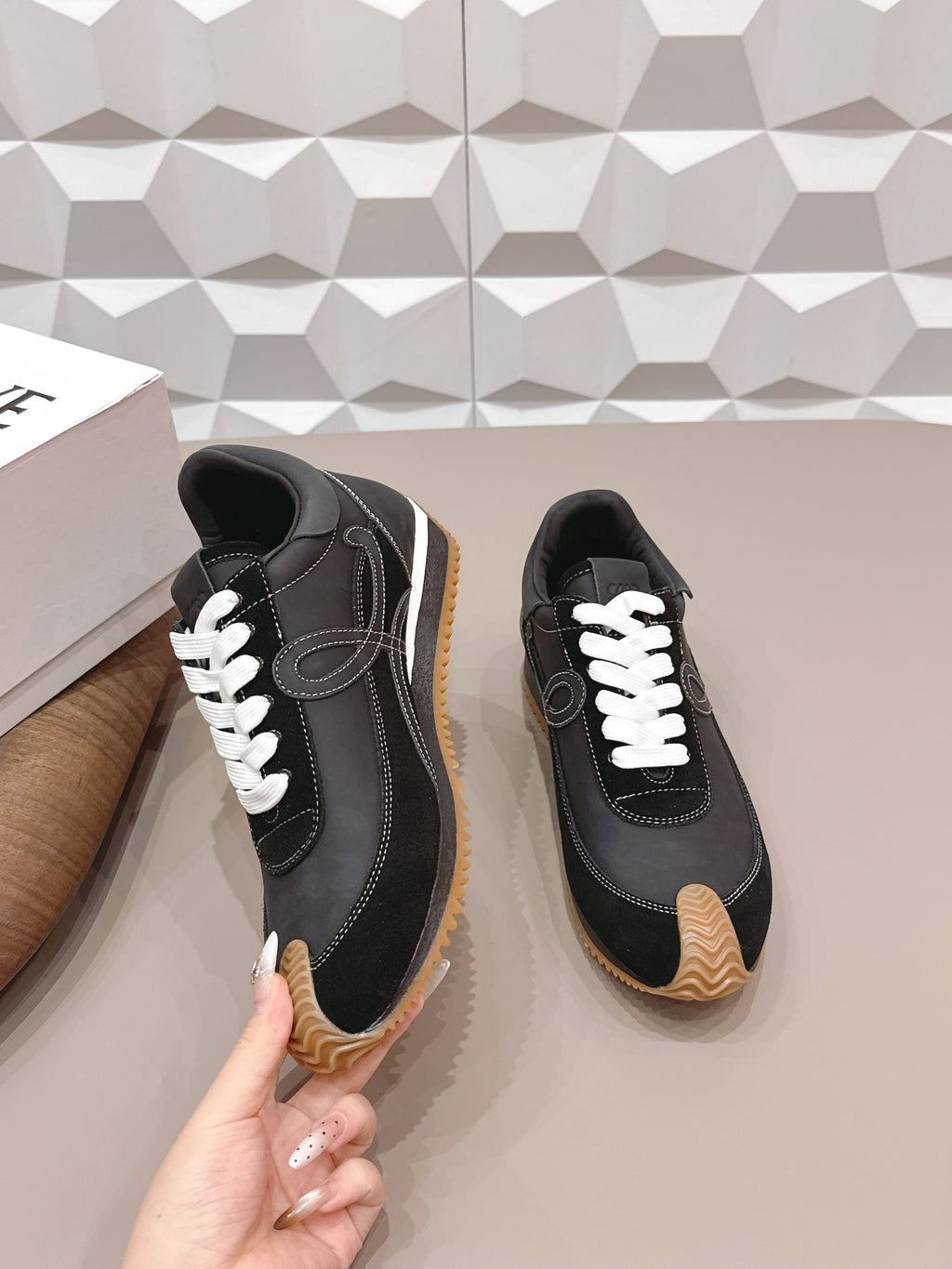 LOEWE 26S FLOW RUNNER SNEAKER IN BLACK CALFSKIN AND SUEDE STYLE 6
