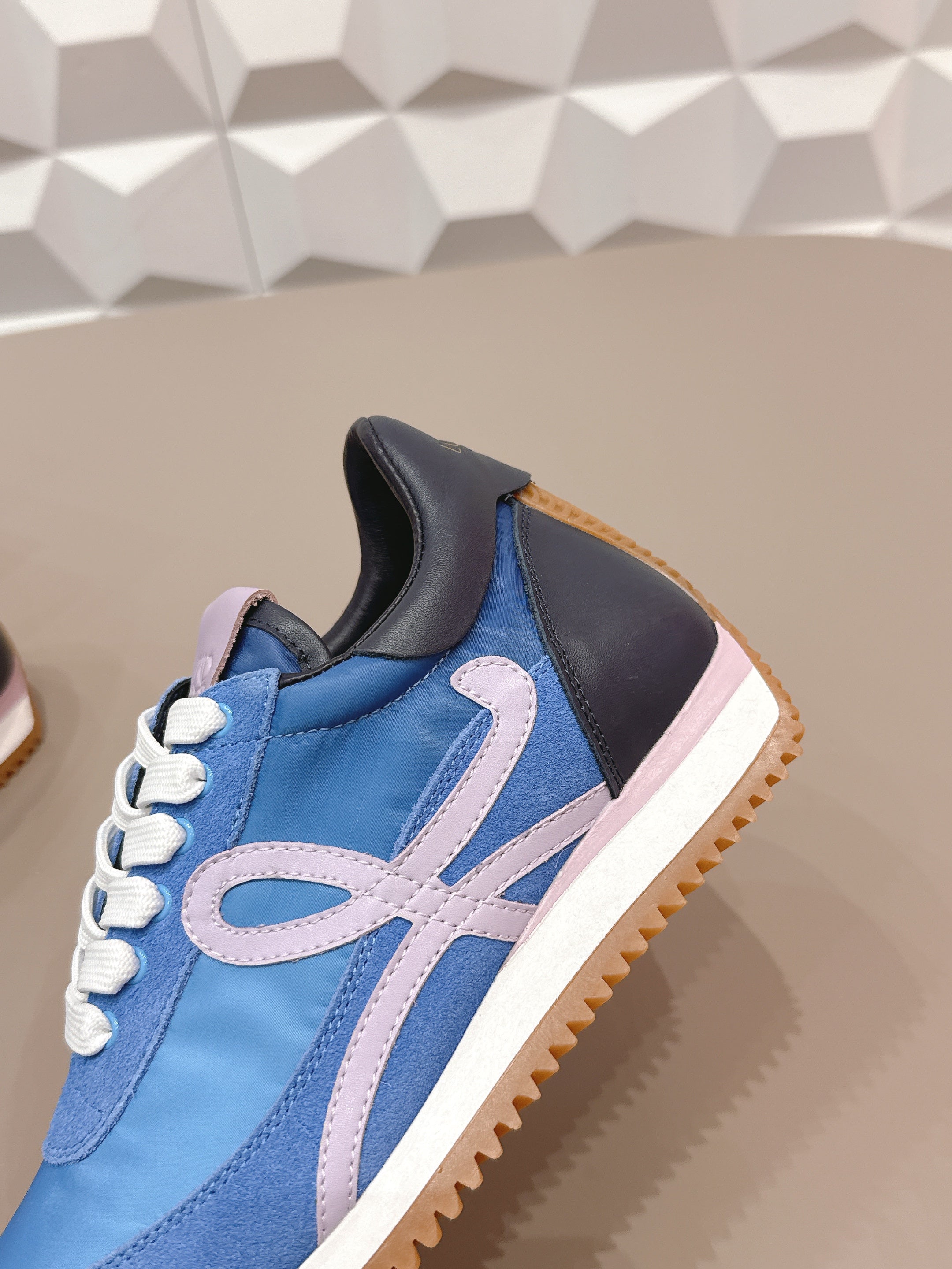 LOEWE 26S FLOW RUNNER SNEAKER IN BLUE SUEDE AND CALFSKIN STYLE 1
