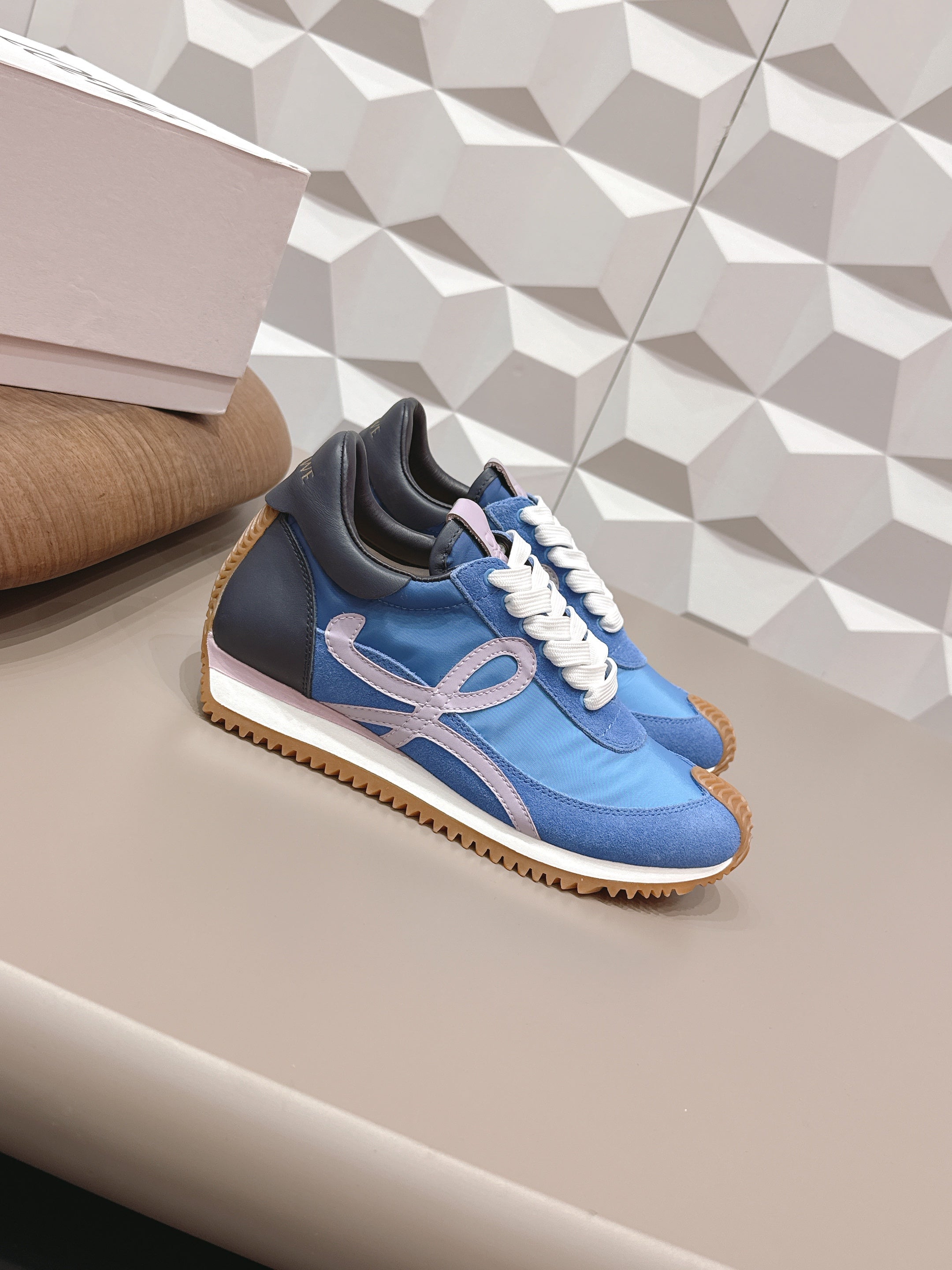 LOEWE 26S FLOW RUNNER SNEAKER IN BLUE SUEDE AND CALFSKIN STYLE 1