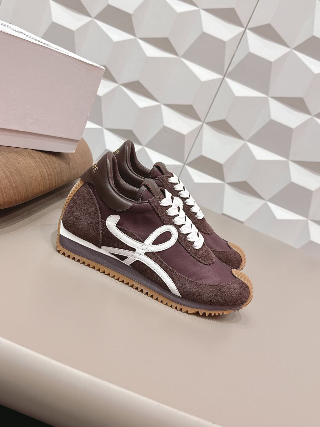 LOEWE 26S FLOW RUNNER SNEAKER IN DARK BROWN AND WHITE SUEDE AND CALFSKIN
