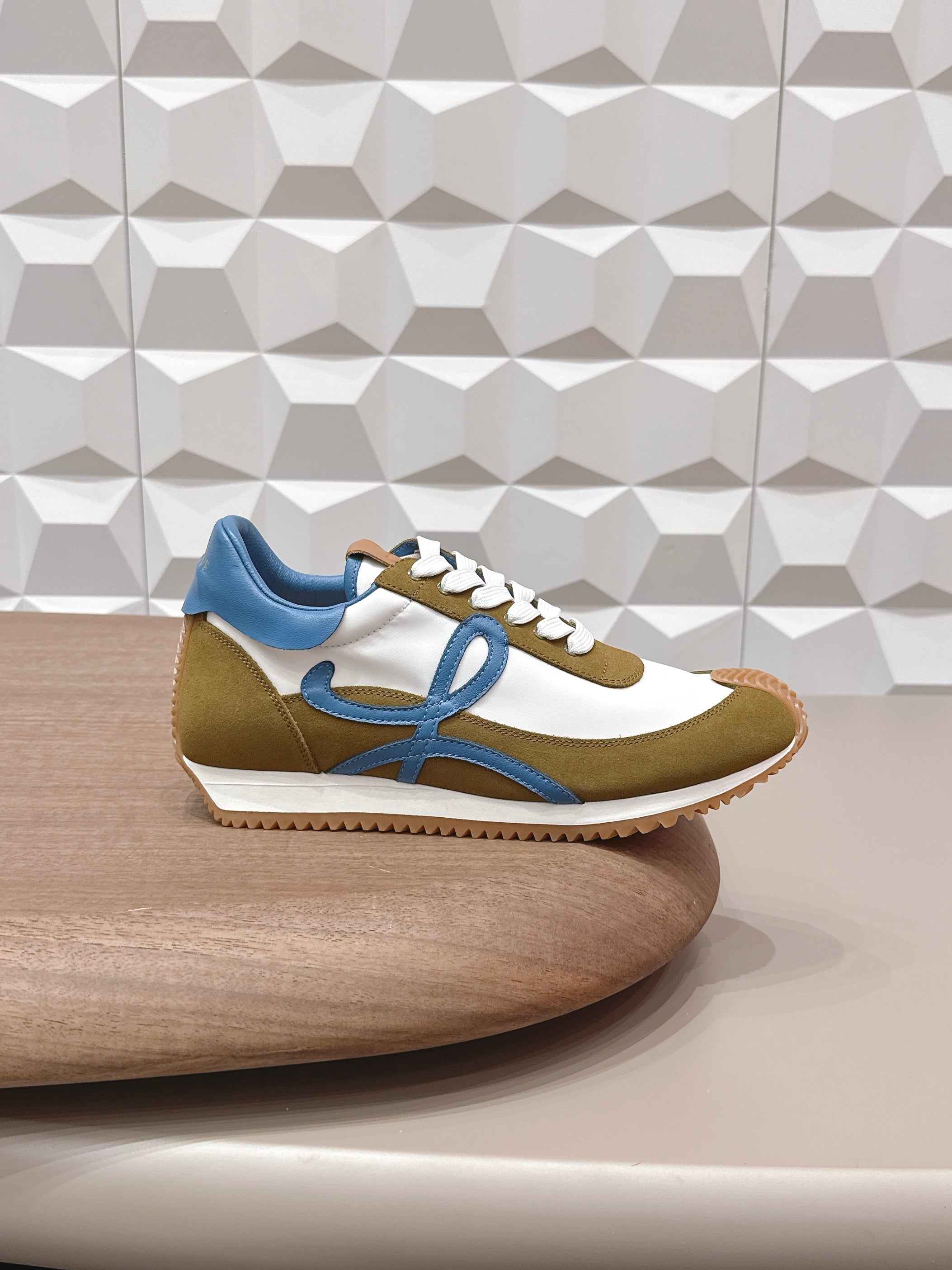 LOEWE 26S FLOW RUNNER SNEAKER IN OLIVE BROWN AND WHITE SUEDE AND BLUE CALFSKIN