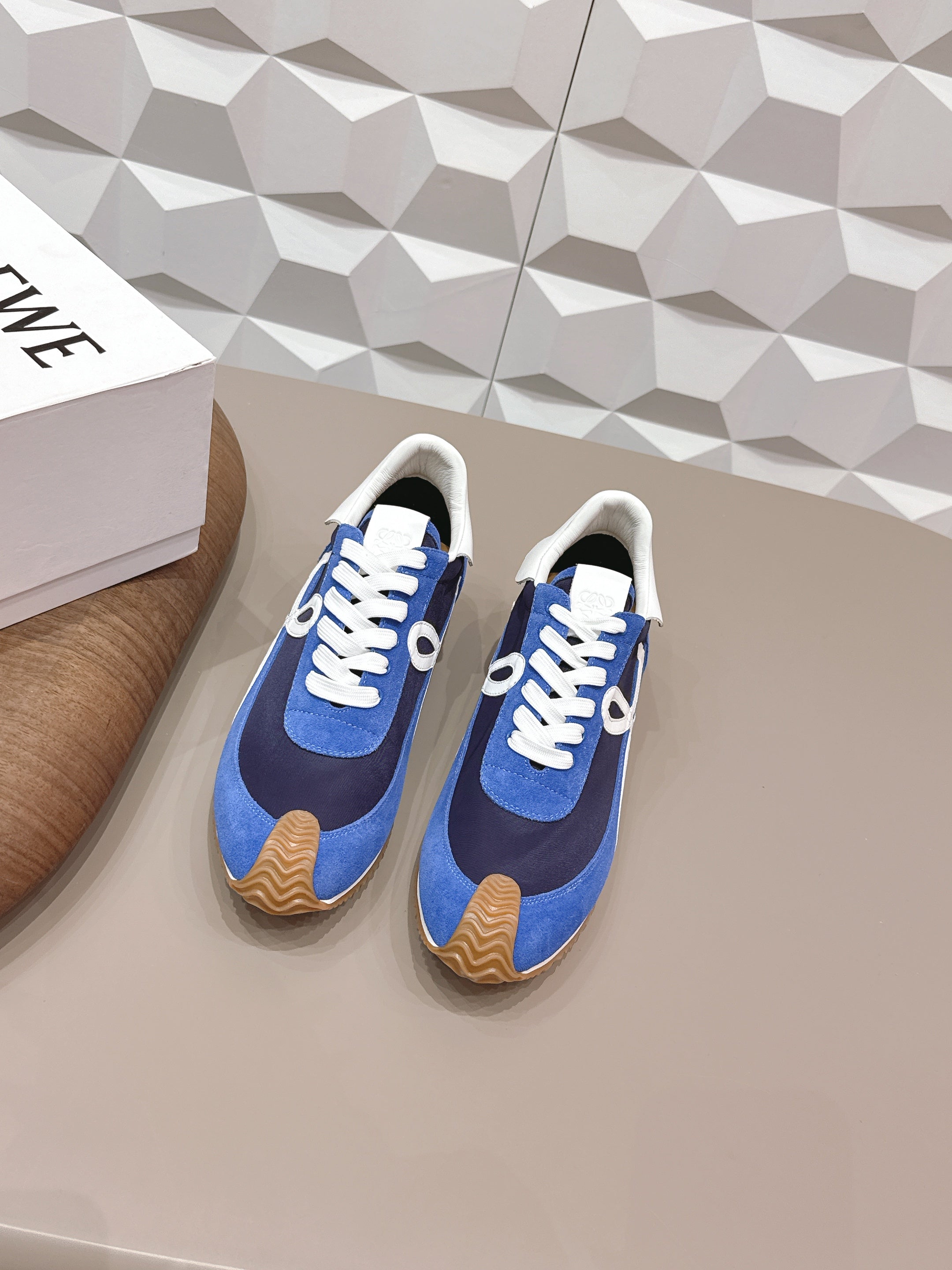 LOEWE 26S FLOW RUNNER SNEAKER IN BLUE SUEDE AND WHITE CALFSKIN