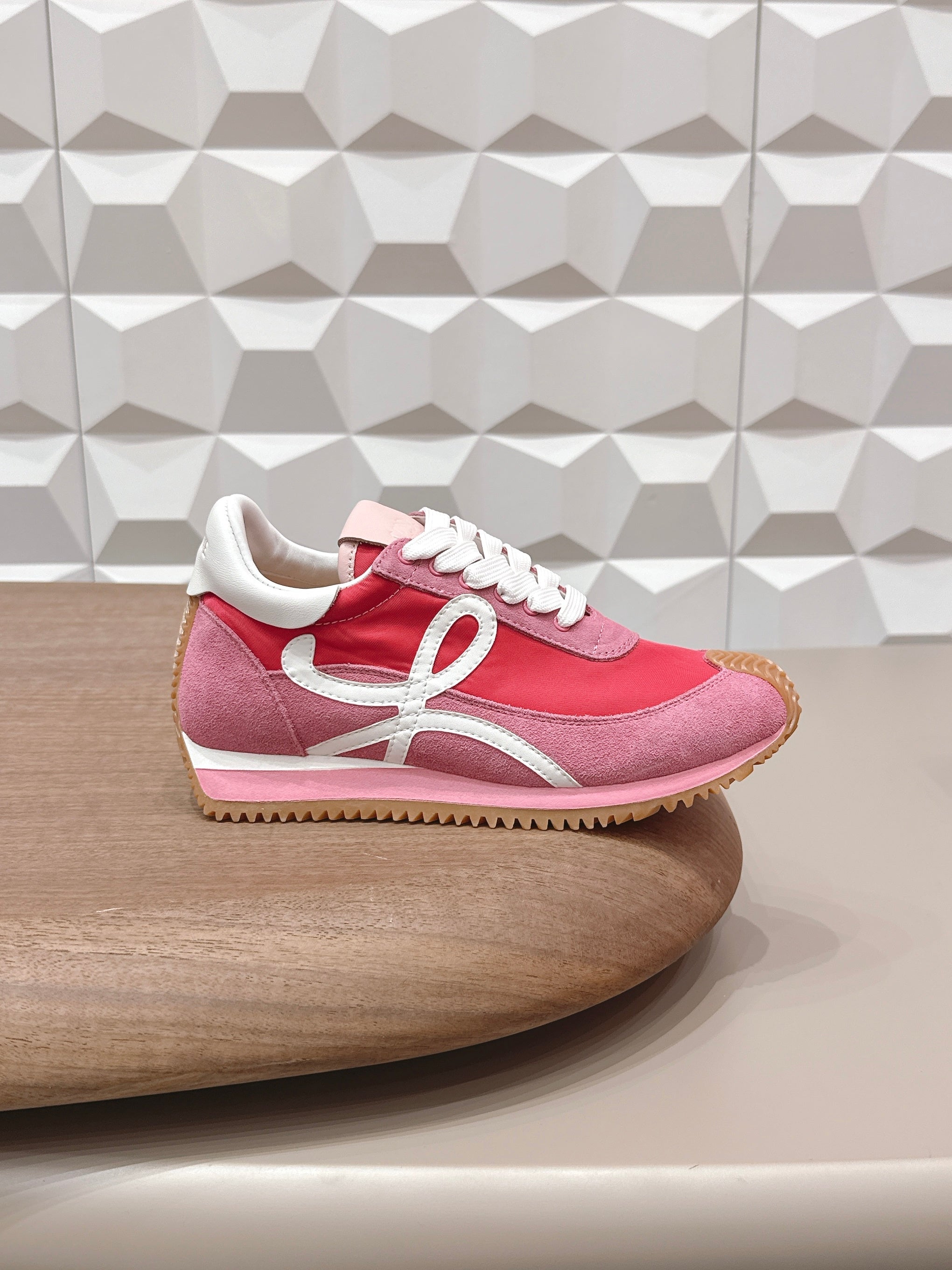 LOEWE 26S FLOW RUNNER SNEAKER IN DUSTY PINK SUEDE AND WHITE CALFSKIN