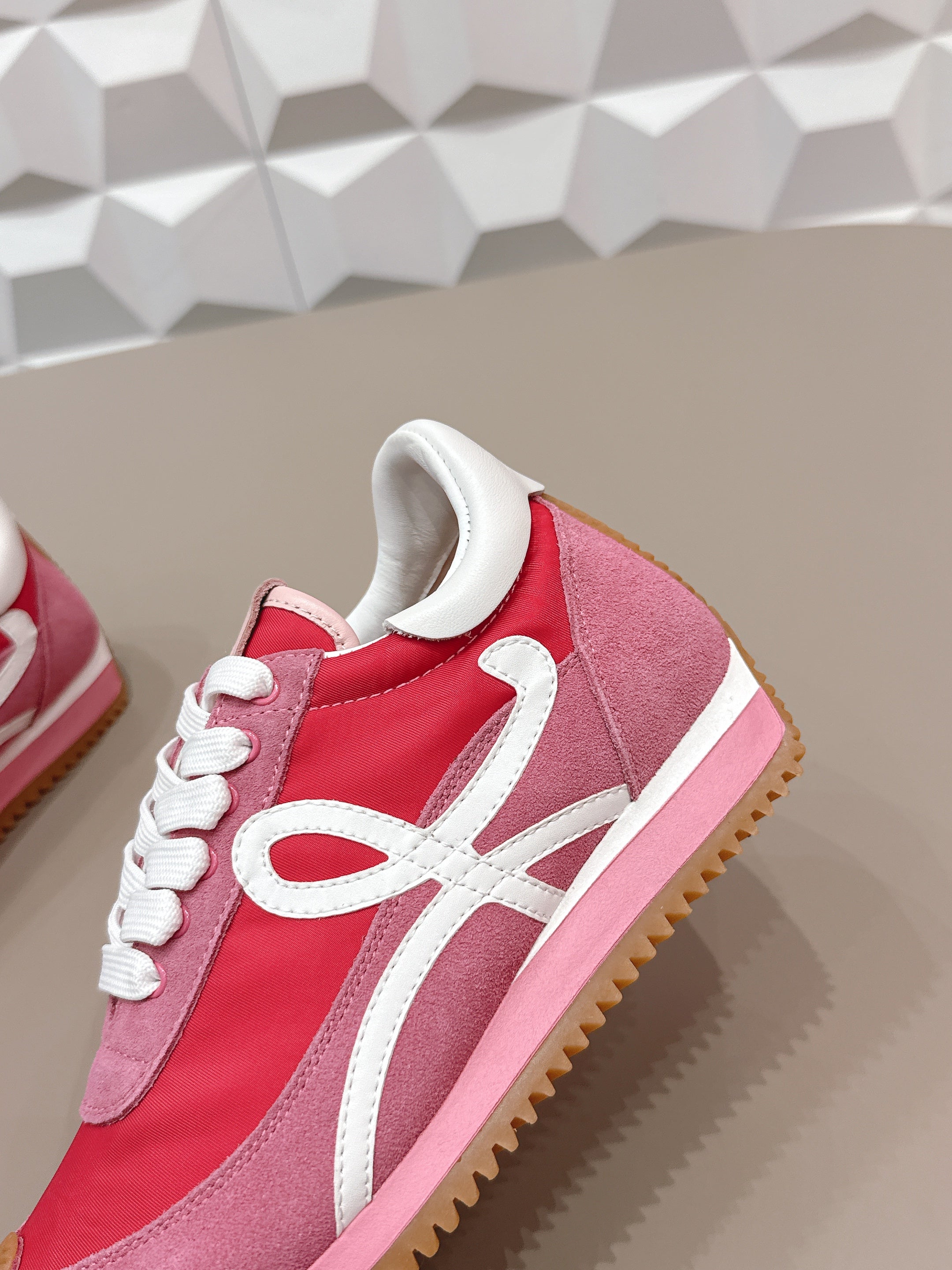 LOEWE 26S FLOW RUNNER SNEAKER IN DUSTY PINK SUEDE AND WHITE CALFSKIN