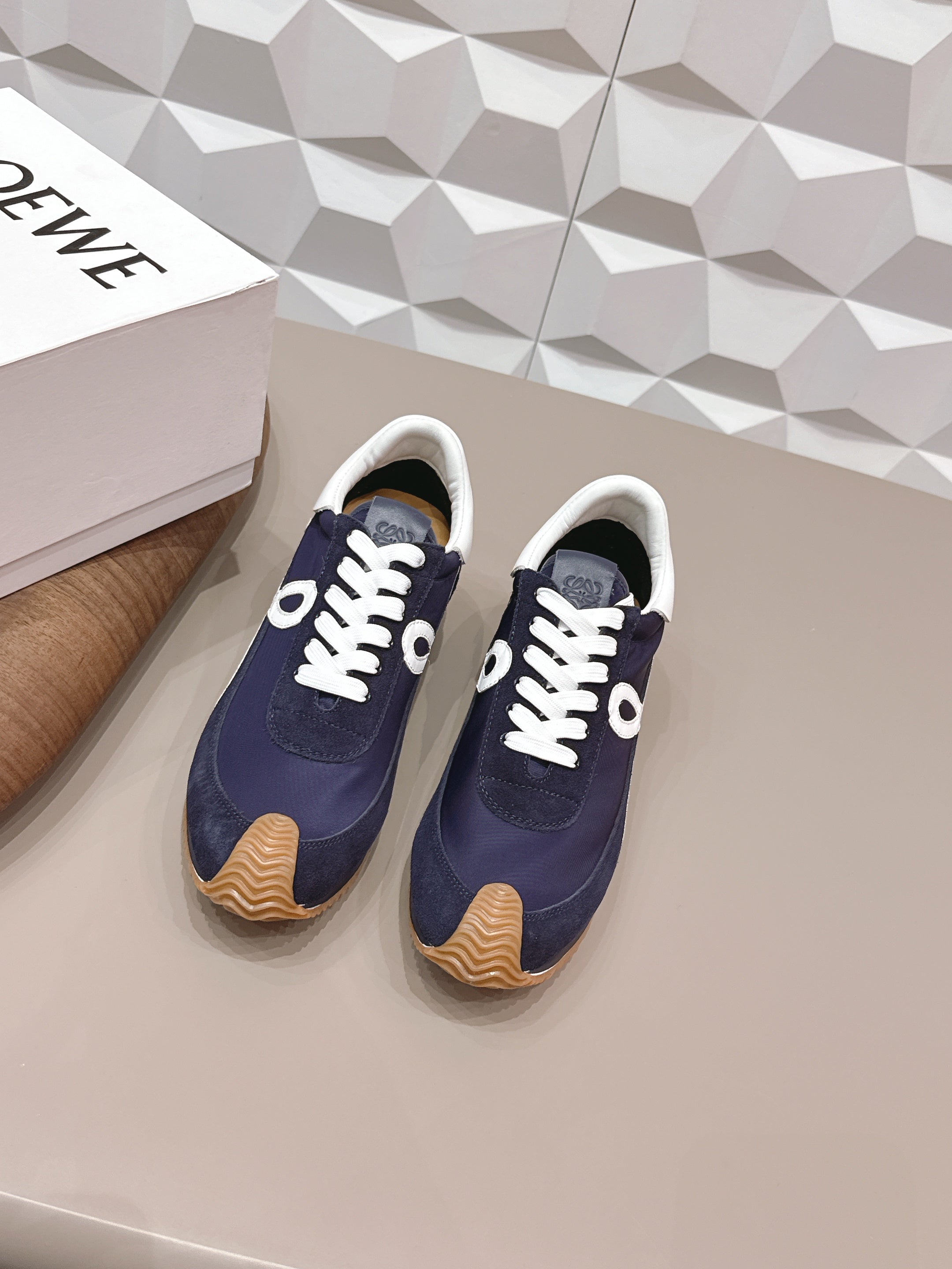 LOEWE 26S FLOW RUNNER SNEAKER IN NAVY BLUE SUEDE AND WHITE CALFSKIN