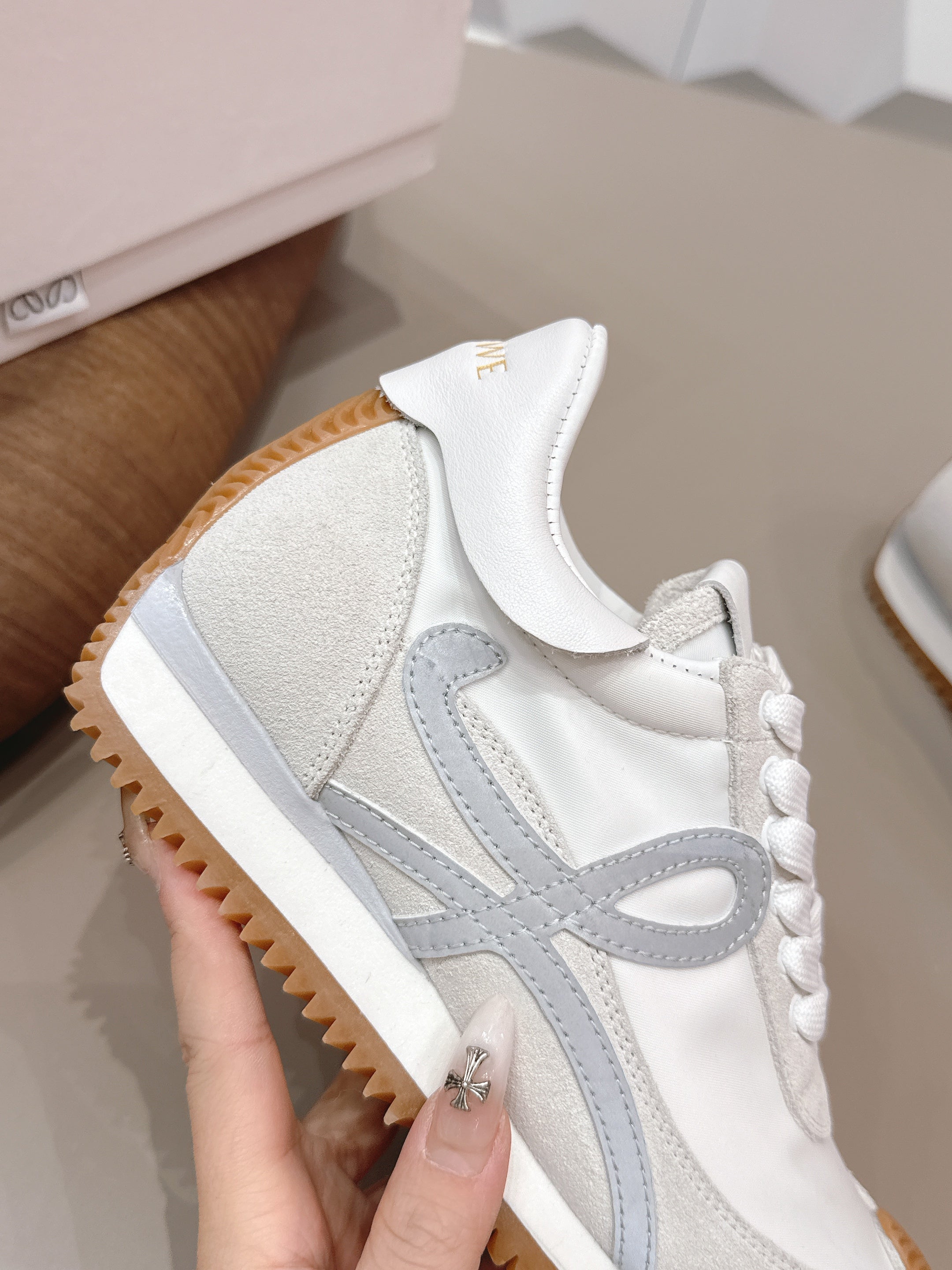 LOEWE 26S FLOW RUNNER SNEAKER IN LIGHT GRAY SUEDE AND WHITE CALFSKIN