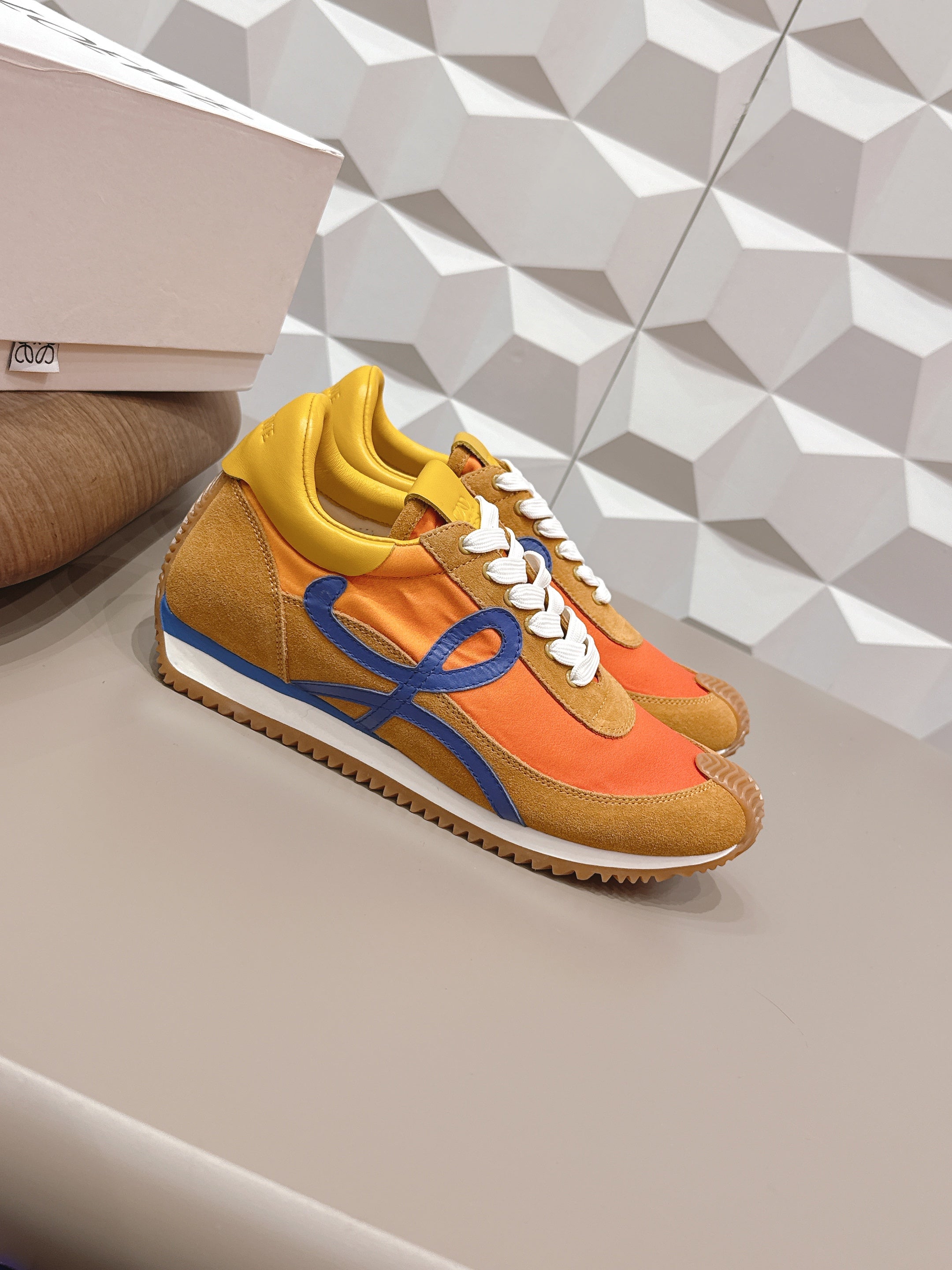 LOEWE 26S FLOW RUNNER SNEAKER IN CARAMEL BROWN SUEDE AND GOLDEN YELLOW CALFSKIN