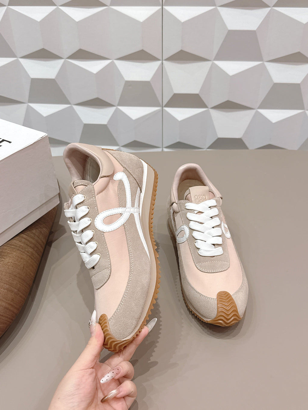 LOEWE 26S FLOW RUNNER SNEAKER IN LIGHT BEIGE SUEDE AND CALFSKIN