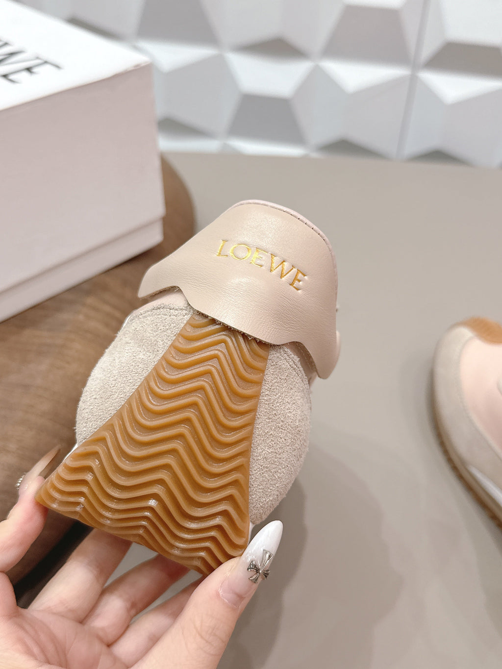 LOEWE 26S FLOW RUNNER SNEAKER IN LIGHT BEIGE SUEDE AND CALFSKIN