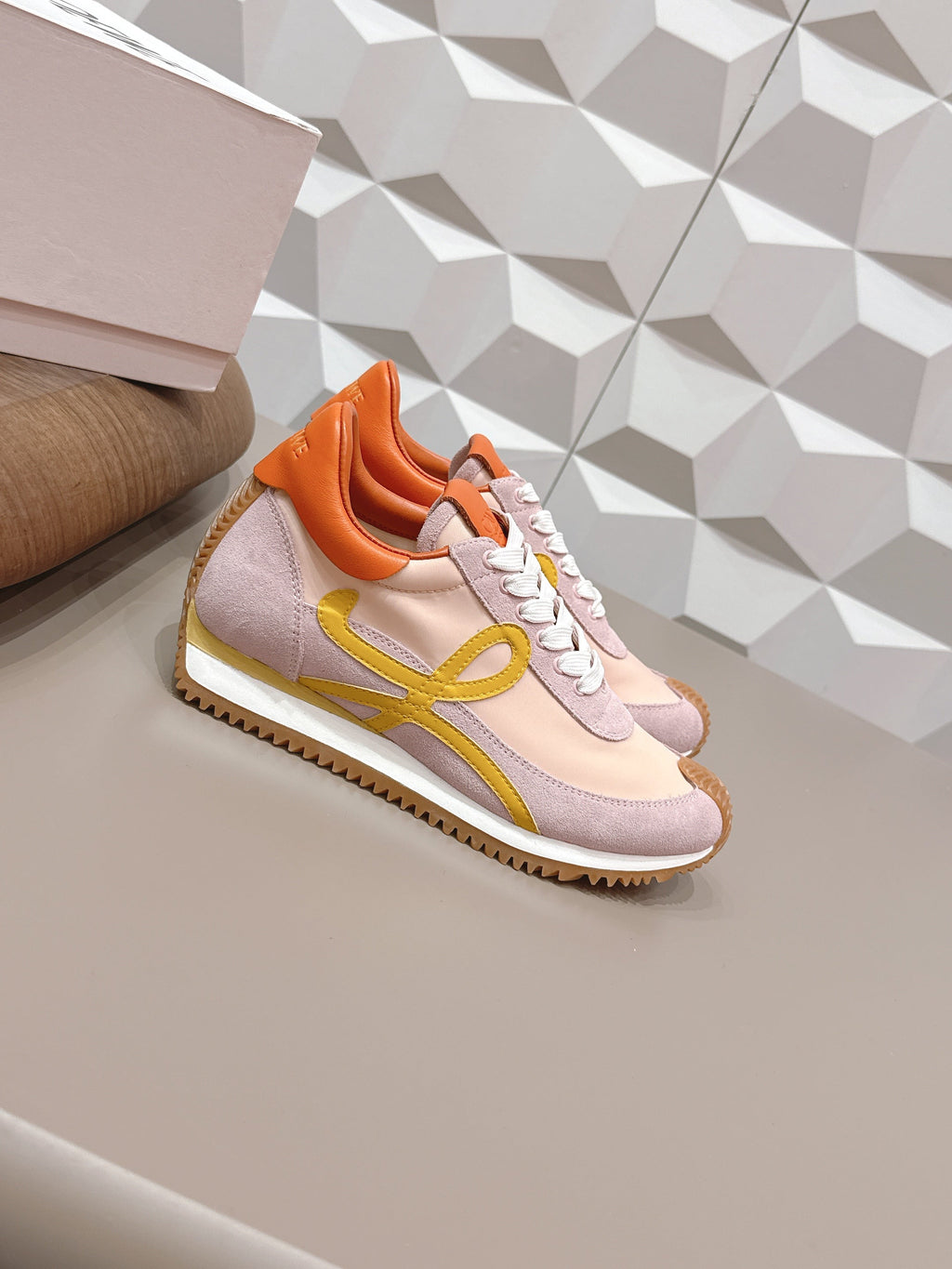 LOEWE 26S FLOW RUNNER SNEAKER IN LIGHT PINK SUEDE AND ORANGE CALFSKIN