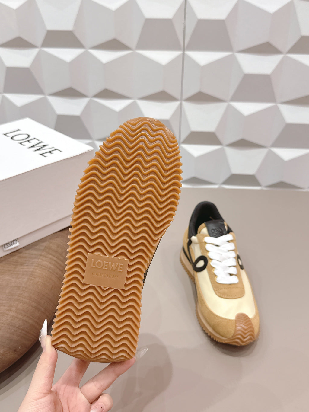 LOEWE 26S FLOW RUNNER SNEAKER IN TAN BROWN SUEDE AND BLACK CALFSKIN