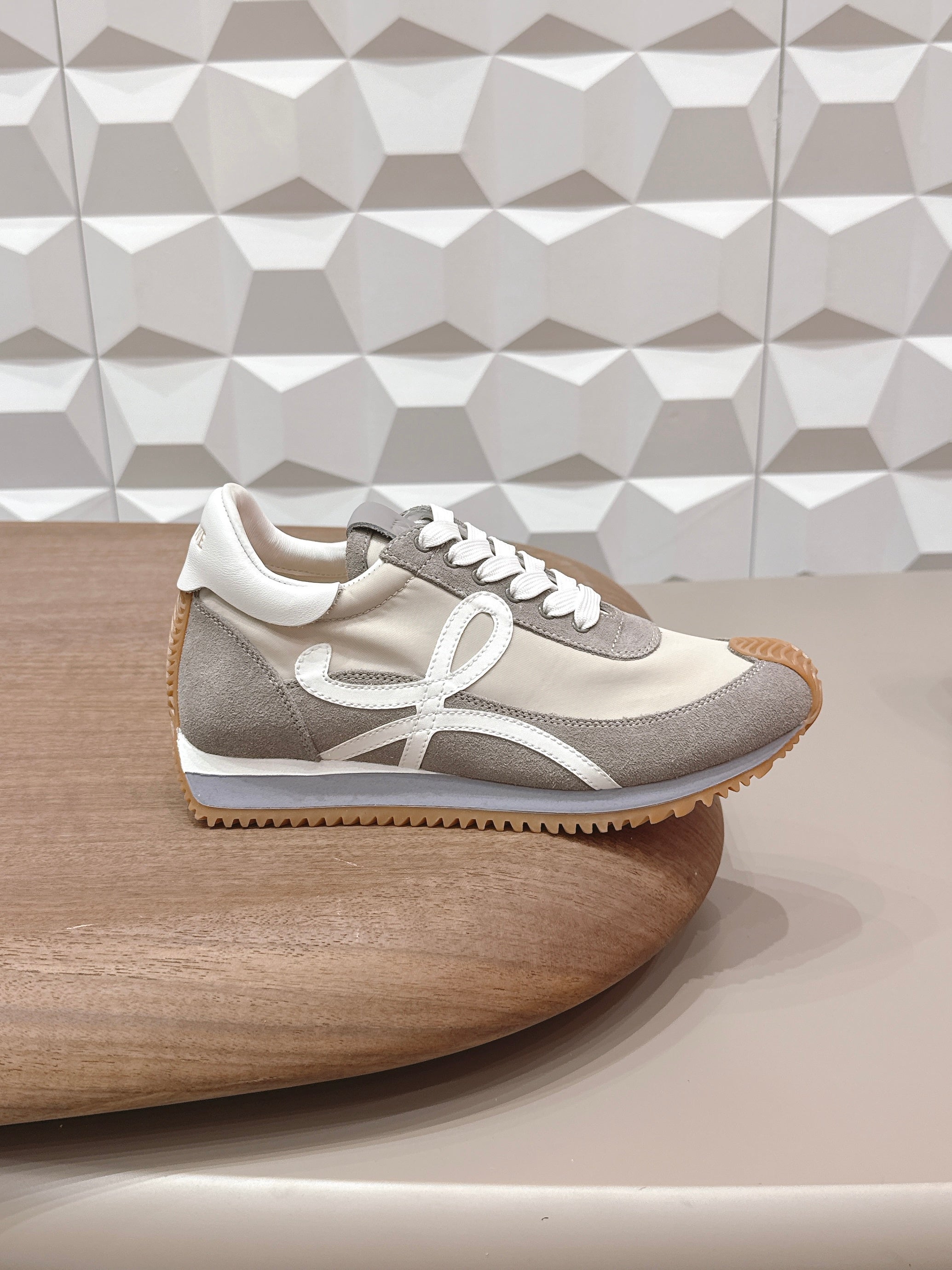 LOEWE 26S FLOW RUNNER SNEAKER IN DARK GRAY SUEDE AND WHITE CALFSKIN