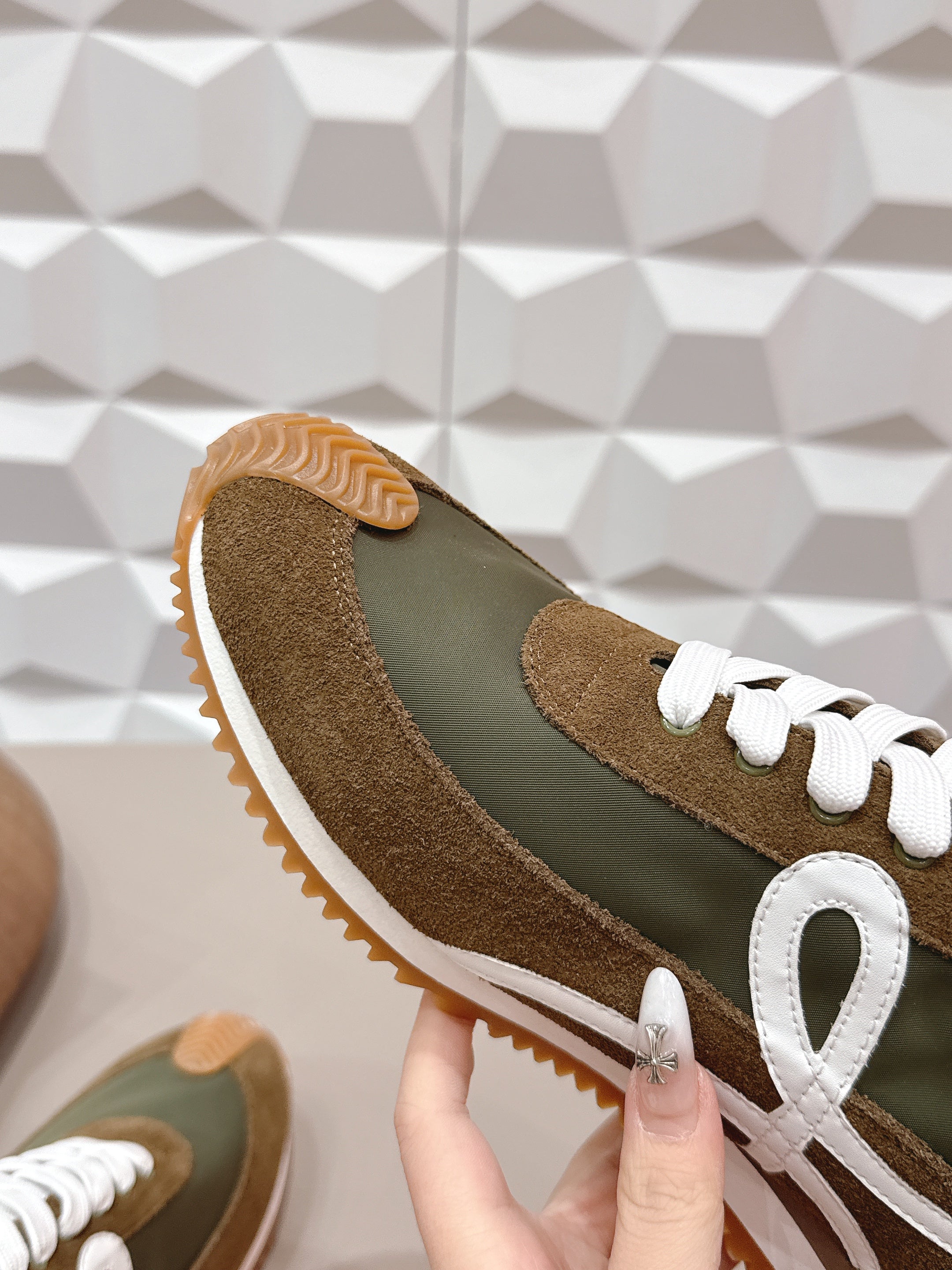 LOEWE 26S FLOW RUNNER SNEAKER IN DARK BROWN SUEDE AND CALFSKIN