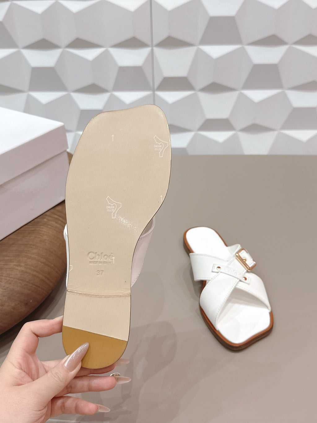 CHLOÉ 26S SANDALS IN WHITE CALFSKIN