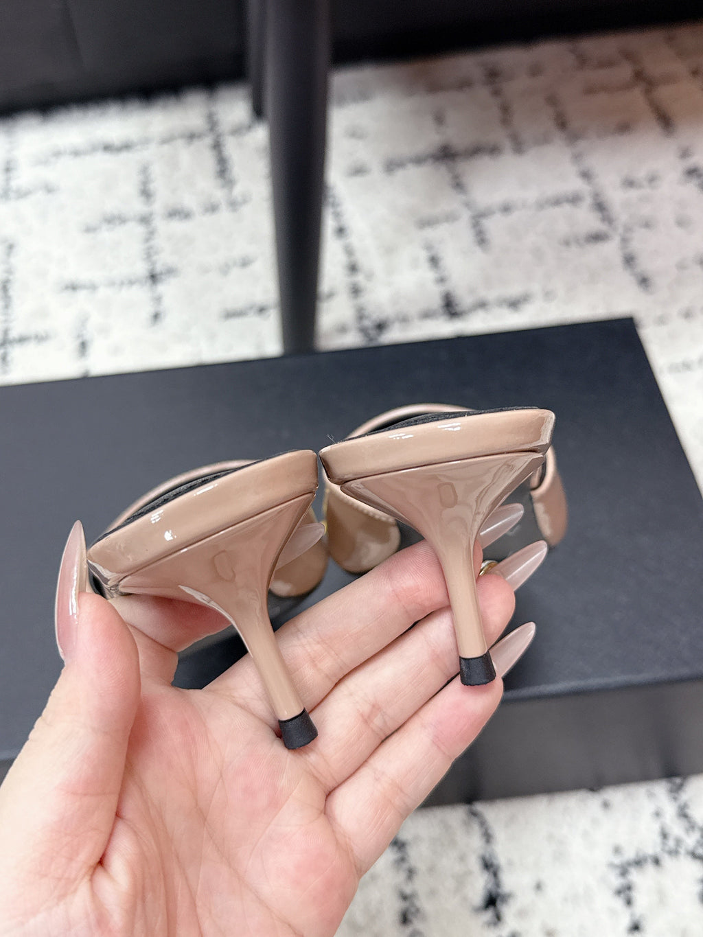 ALAIA 26S HEELED MULES 65 MM IN NUDE PINK GLOSSY CALFSKIN