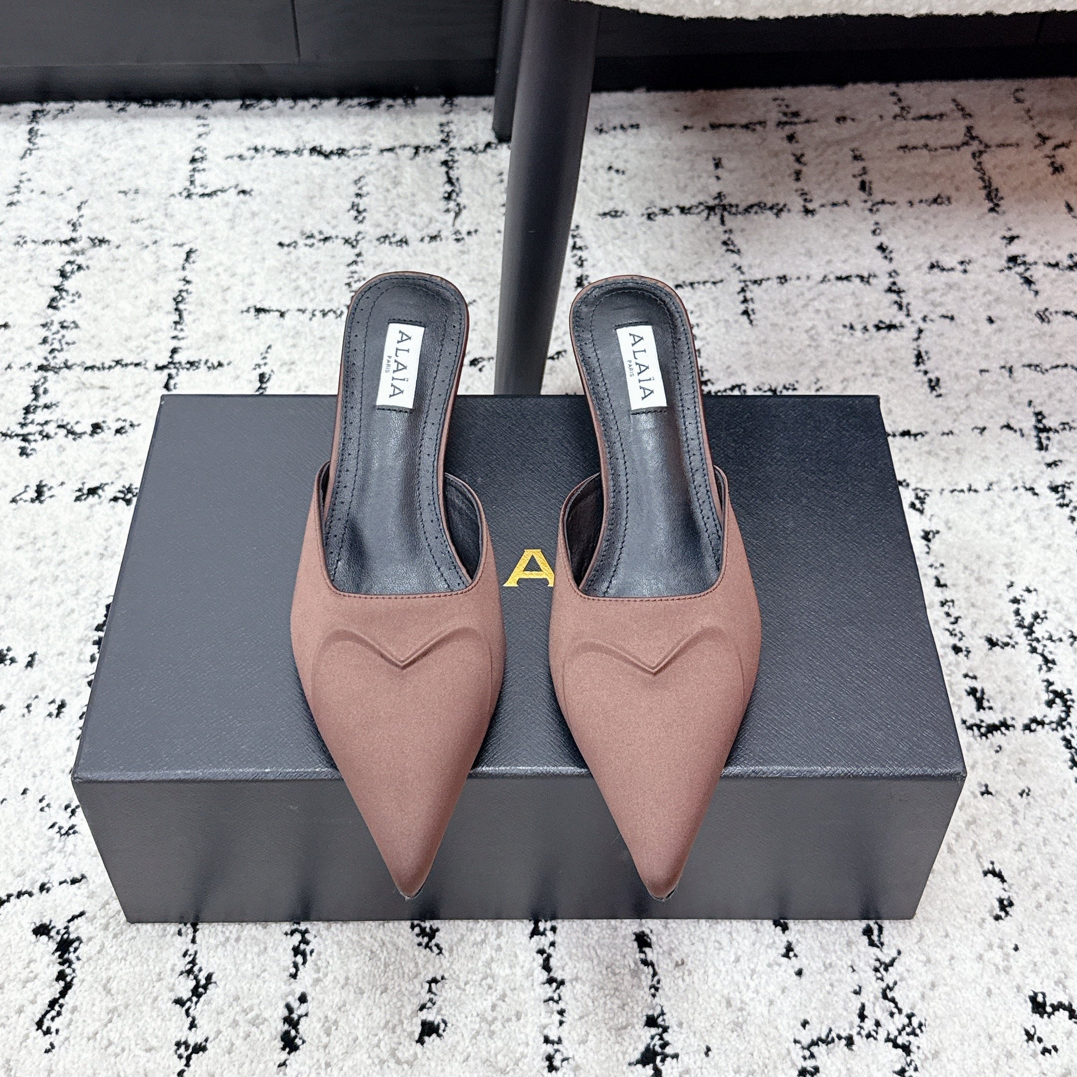 ALAIA 26S HEELED MULES 65 MM IN CHOCOLATE BROWN SATIN