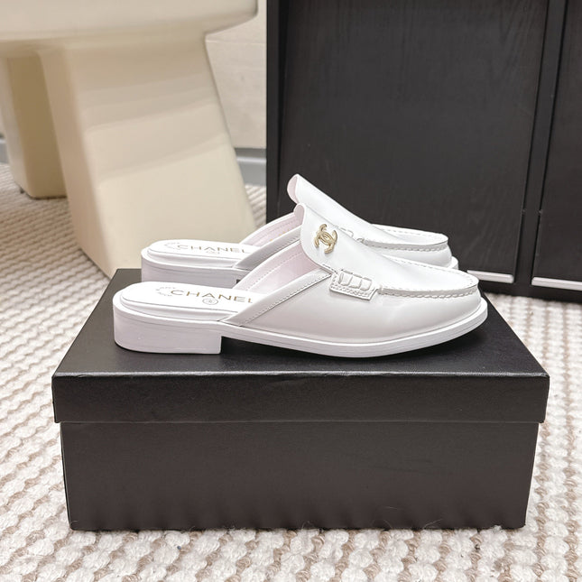 CHANEL 26S LOAFER MULES IN WHITE GLOSSY CALFSKIN