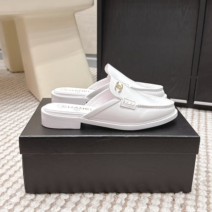 CHANEL 26S LOAFER MULES IN WHITE GLOSSY CALFSKIN