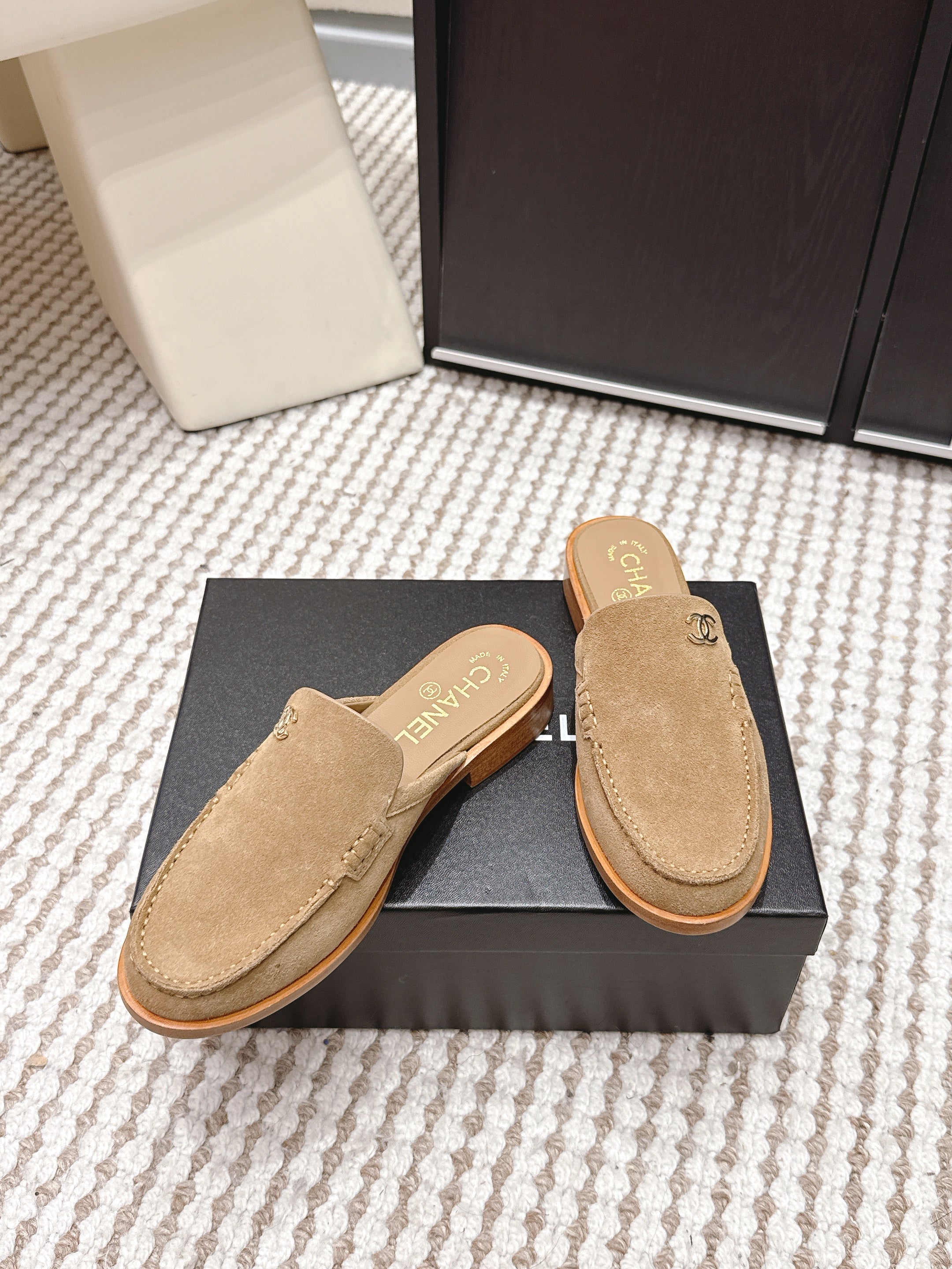 CHANEL 26S LOAFER MULES IN LIGHT BROWN SUEDE