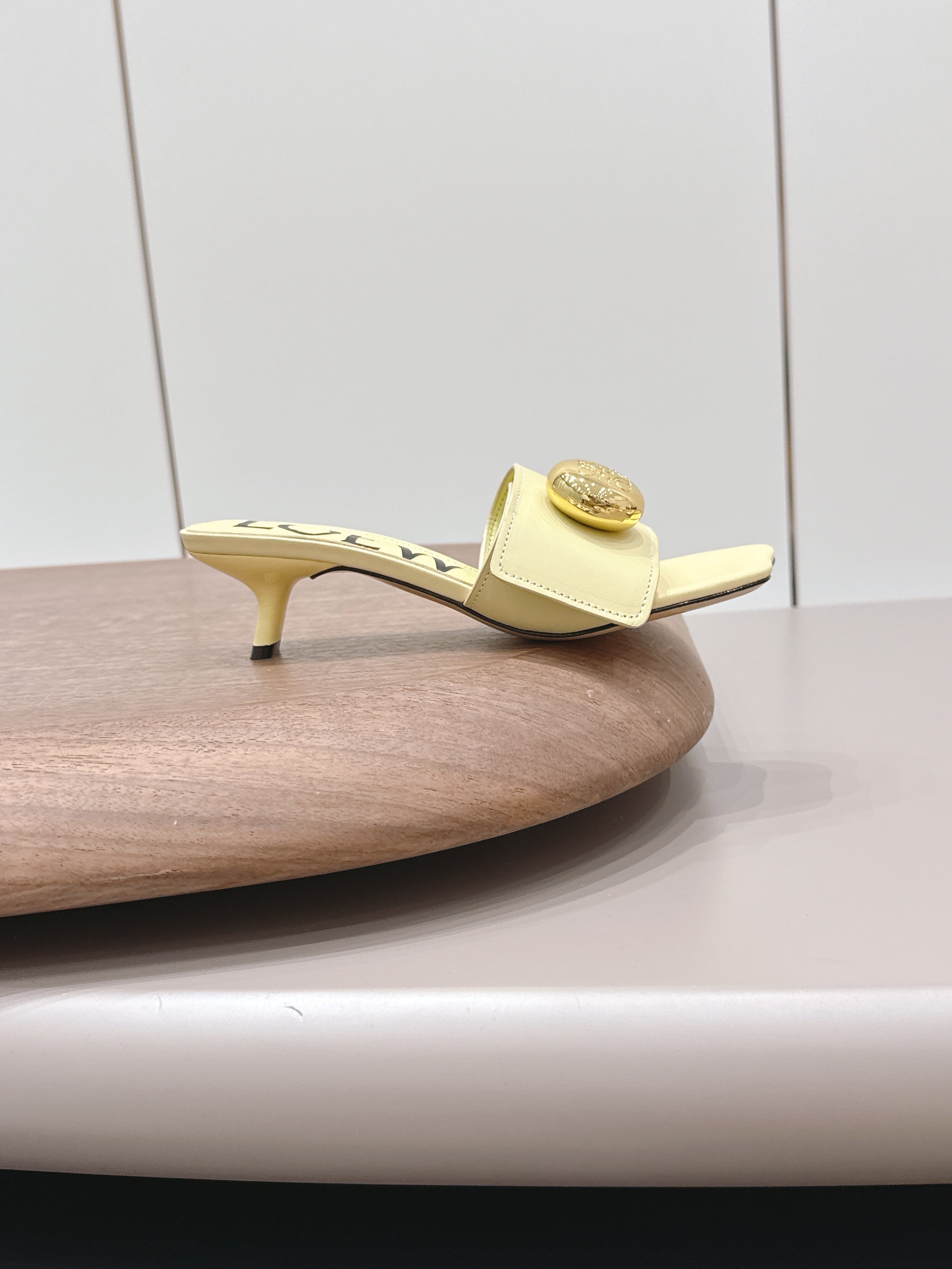 LOEWE 26S SQUARE TOE SANDALS 45MM IN LIGHT YELLOW CALFSKIN GOLD HARDWARE