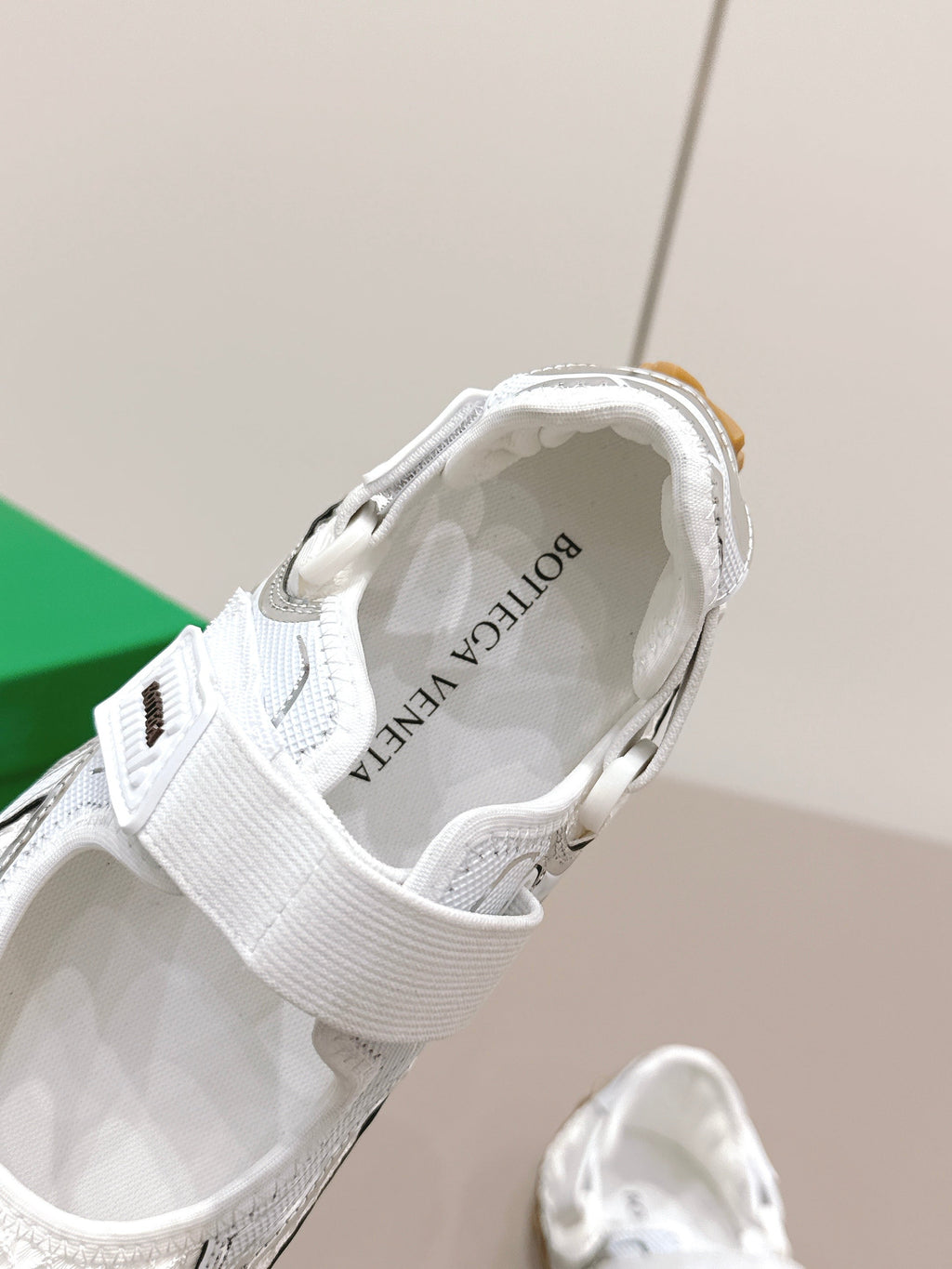 BOTTEGA VENETA 26S ORBIT FLASH MARY JANE IN SILVER AND WHITE BREATHABLE MESH
